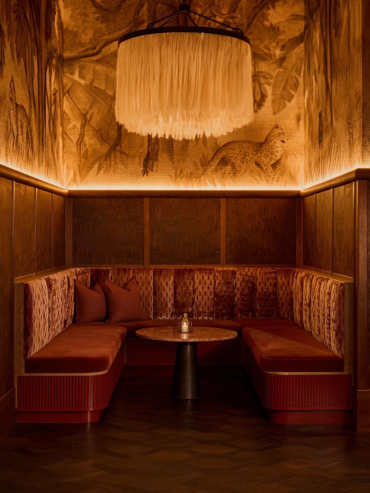 Interior Photography of a bar room, at the banana republic flagship store in Soho, NY. design by Studio Isaac and Gerald Isaac.