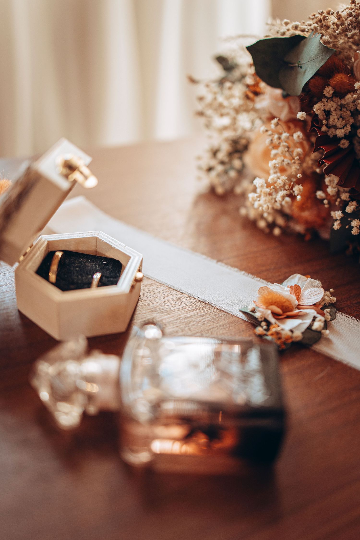 Photographe de mariage et de famille dans le 43 en Haute-Loire, Loire et Auvergne.