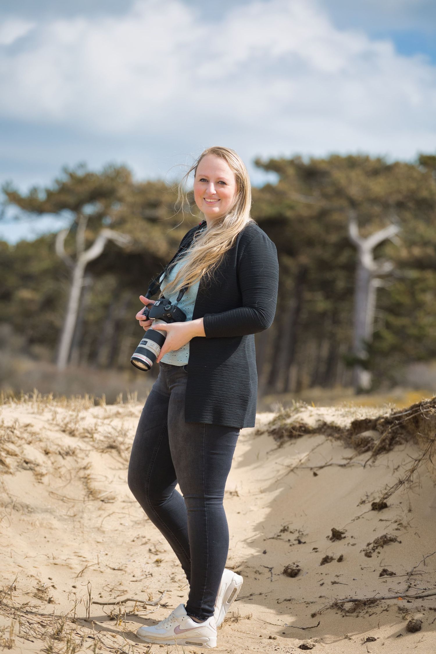 Hi ik ben Pauline, lifestyle en paardenfotograaf met als belangrijkste oogpunt rust, vertrouwen en kwaliteit.