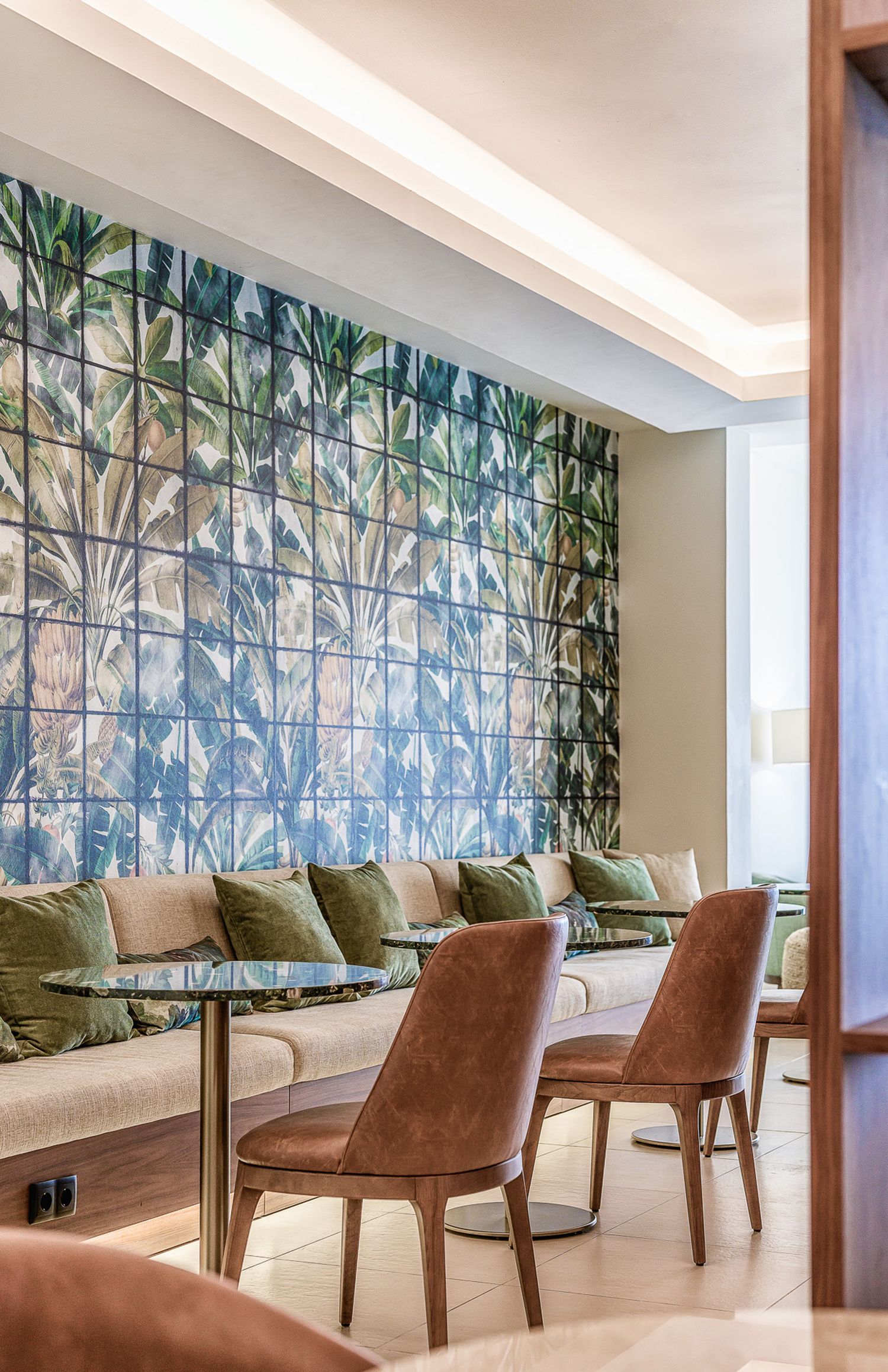 Hotel modern lounge area in the Algarve, by Parallel Studios
