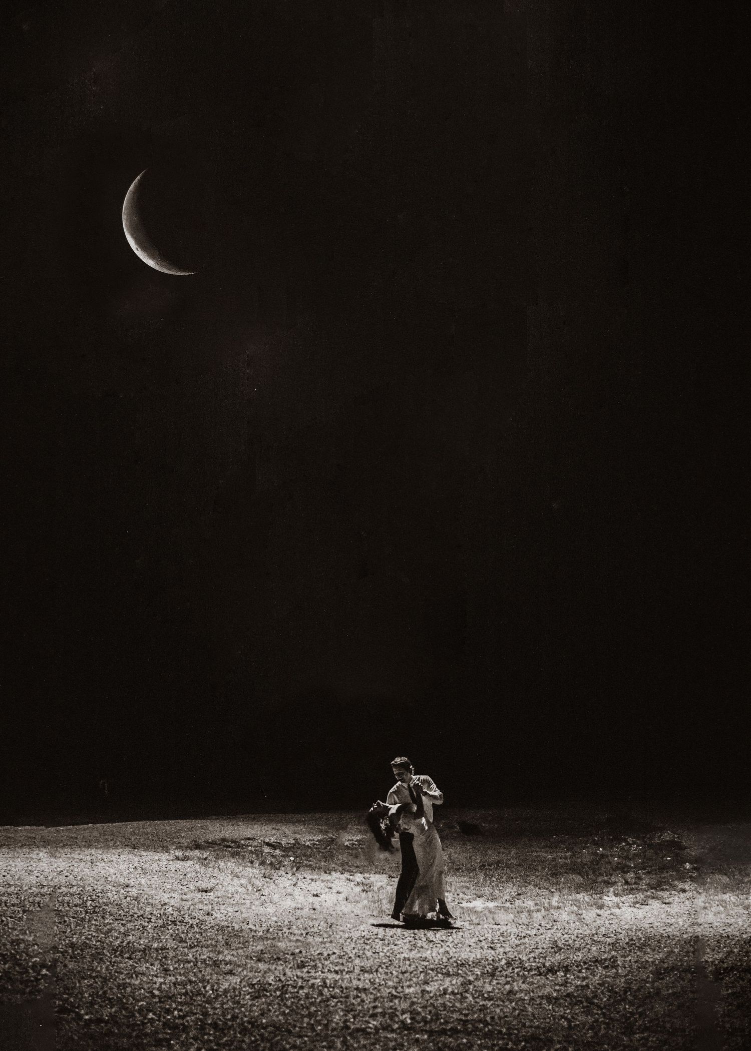 Couple dancing in the Alabama moonlight in an outdoor wedding in Birmingham Alabama
