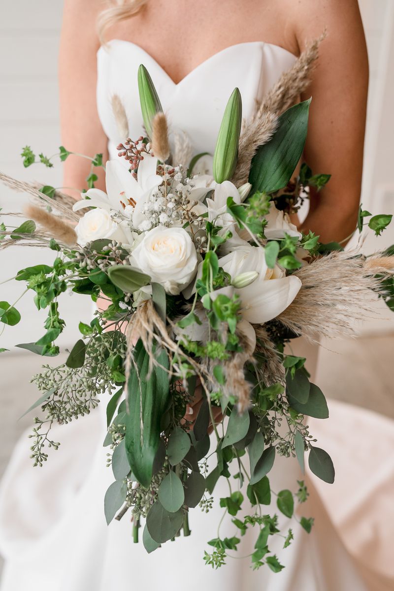bridal bouquet complete with white roses for a Alabama bride