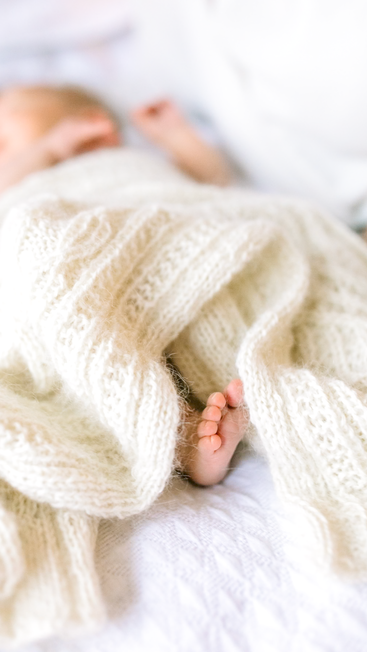 Vastasyntynyt vauva newborn-kotikuvauksessa: Newborn-kuvaus-Vihti-ja-Nummela