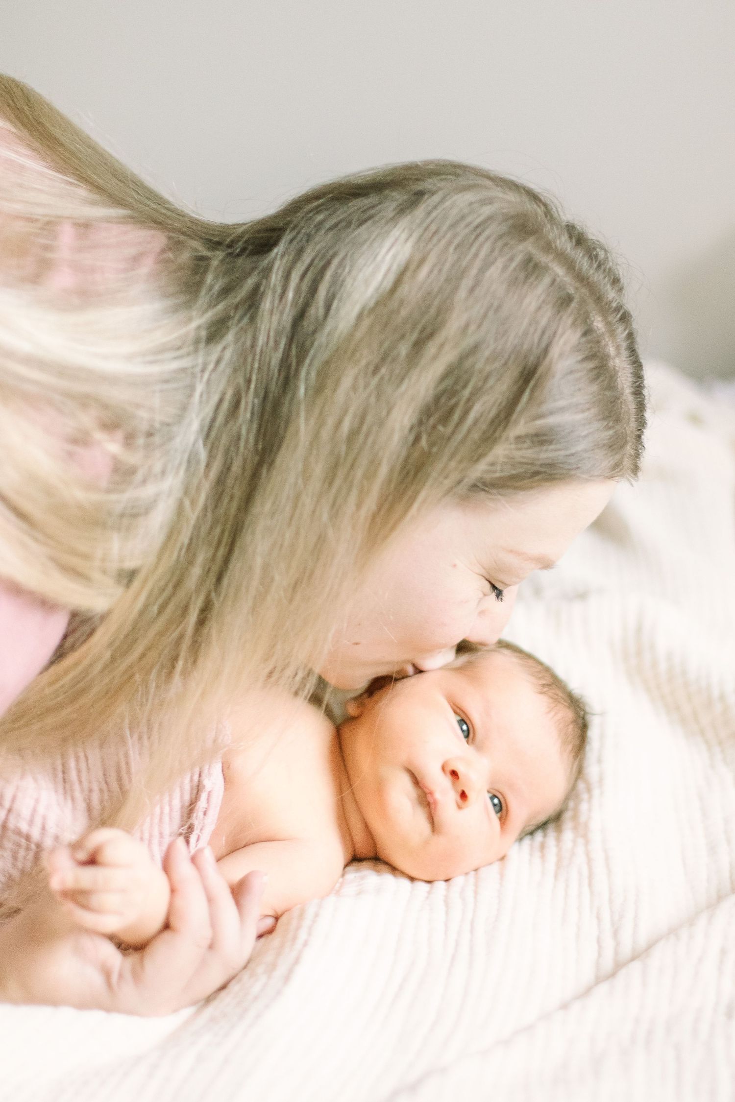 Newborn-kuvaus ja perhekuvaus Espoo, Helsinki ja Lohja - kotikuvaus.