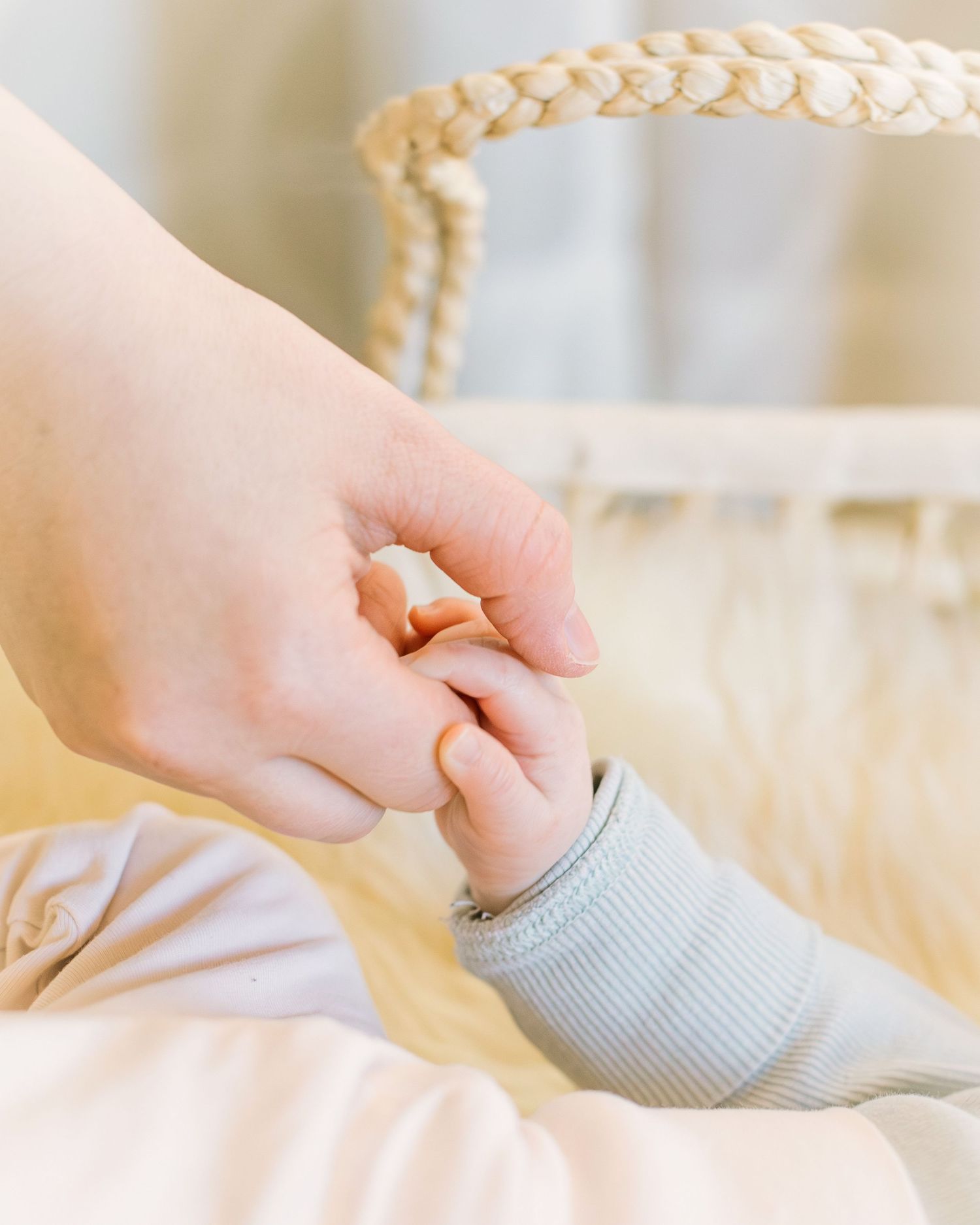Newborn-kuvaus studiolla. Valokuvaaja Lohja ja Uusimaa.