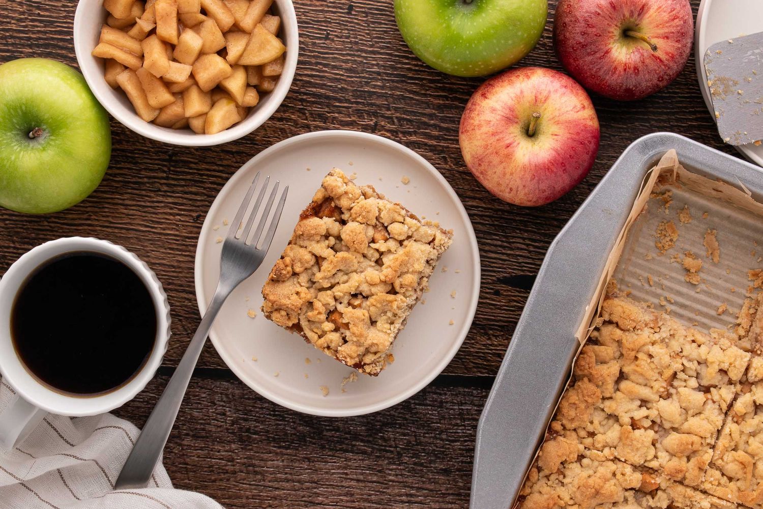 apple pie bars served