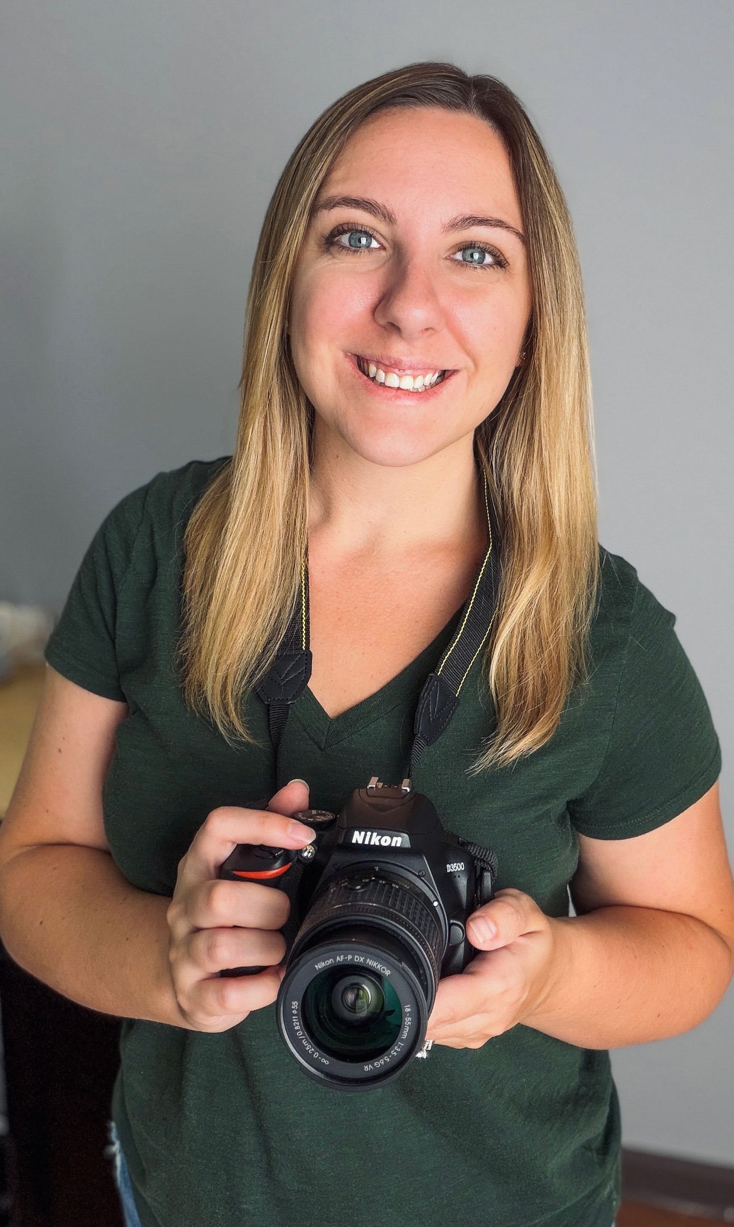 Sarah, owner and photographer, Headshot