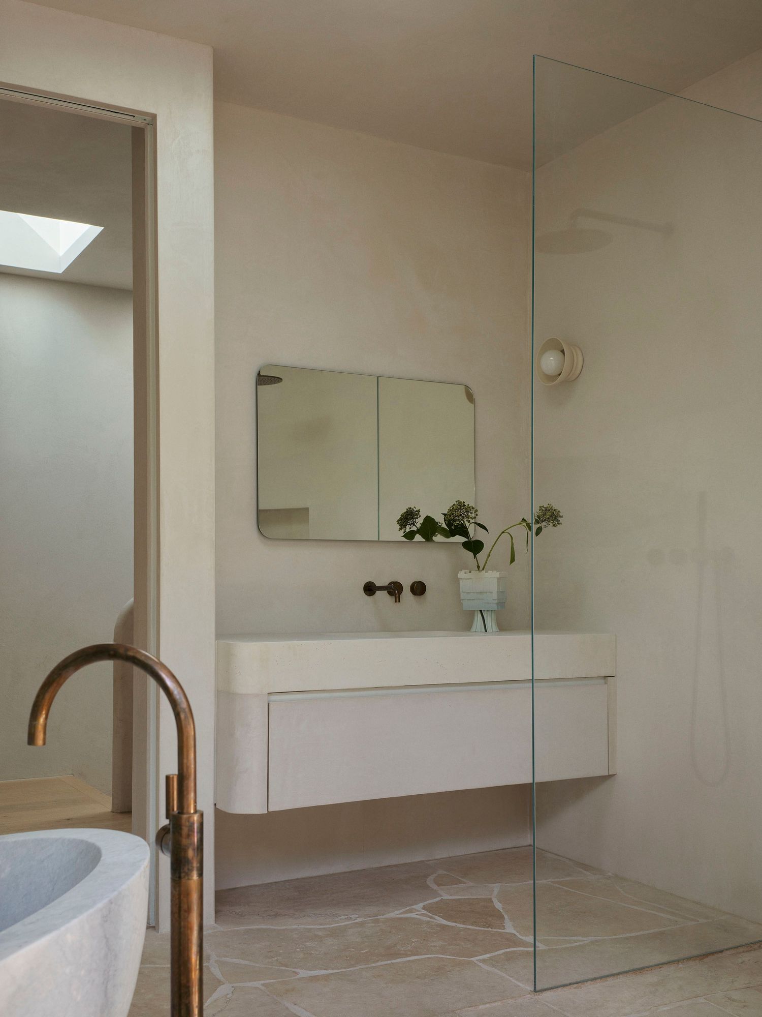 Alaia Palm Beach, stunning bathroom details.