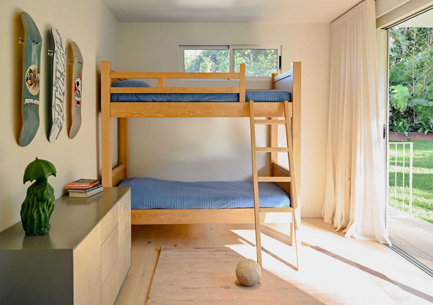 28 pacific bedroom 4