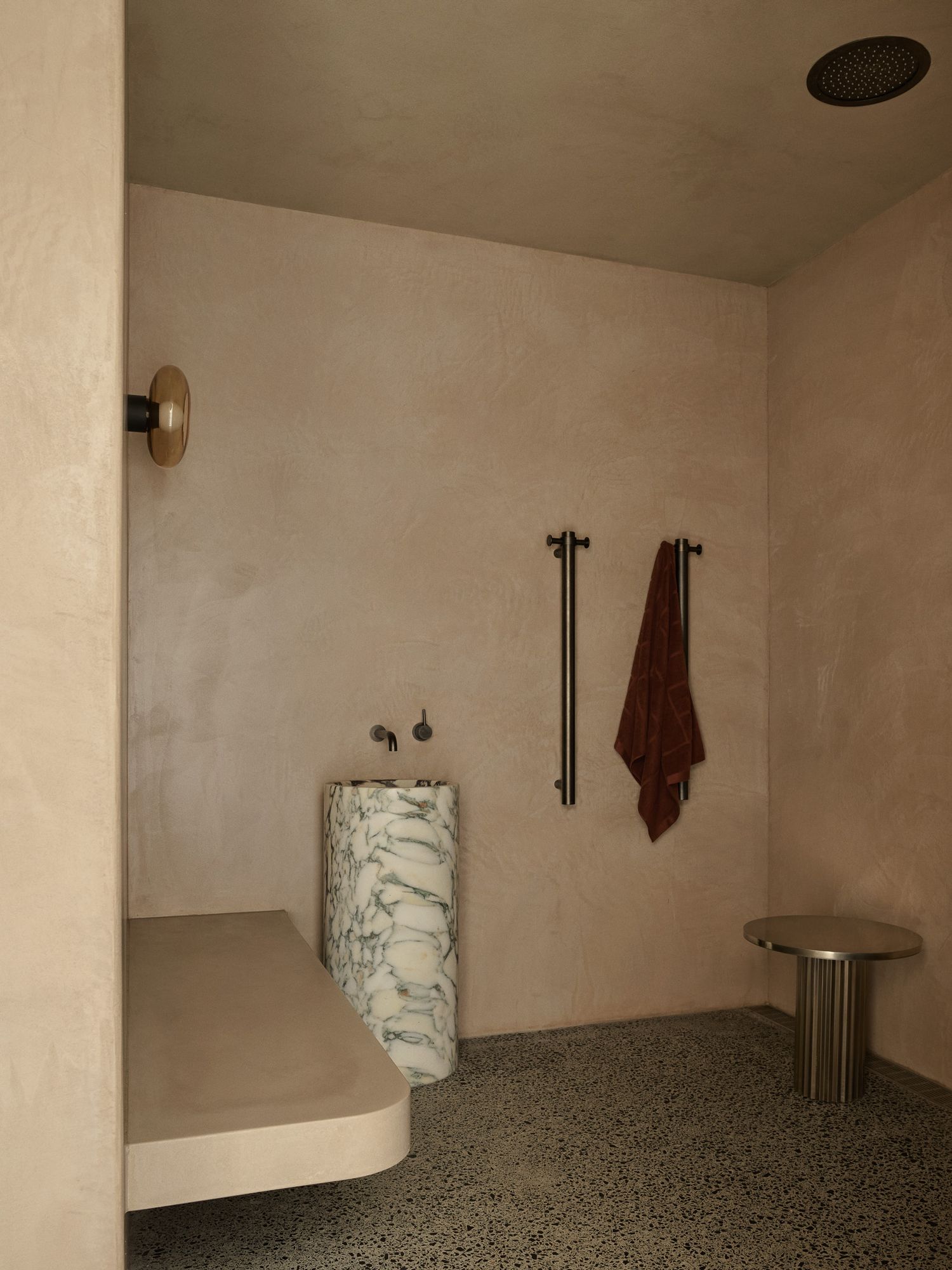 Alaia Palm Beach, pool shower room.