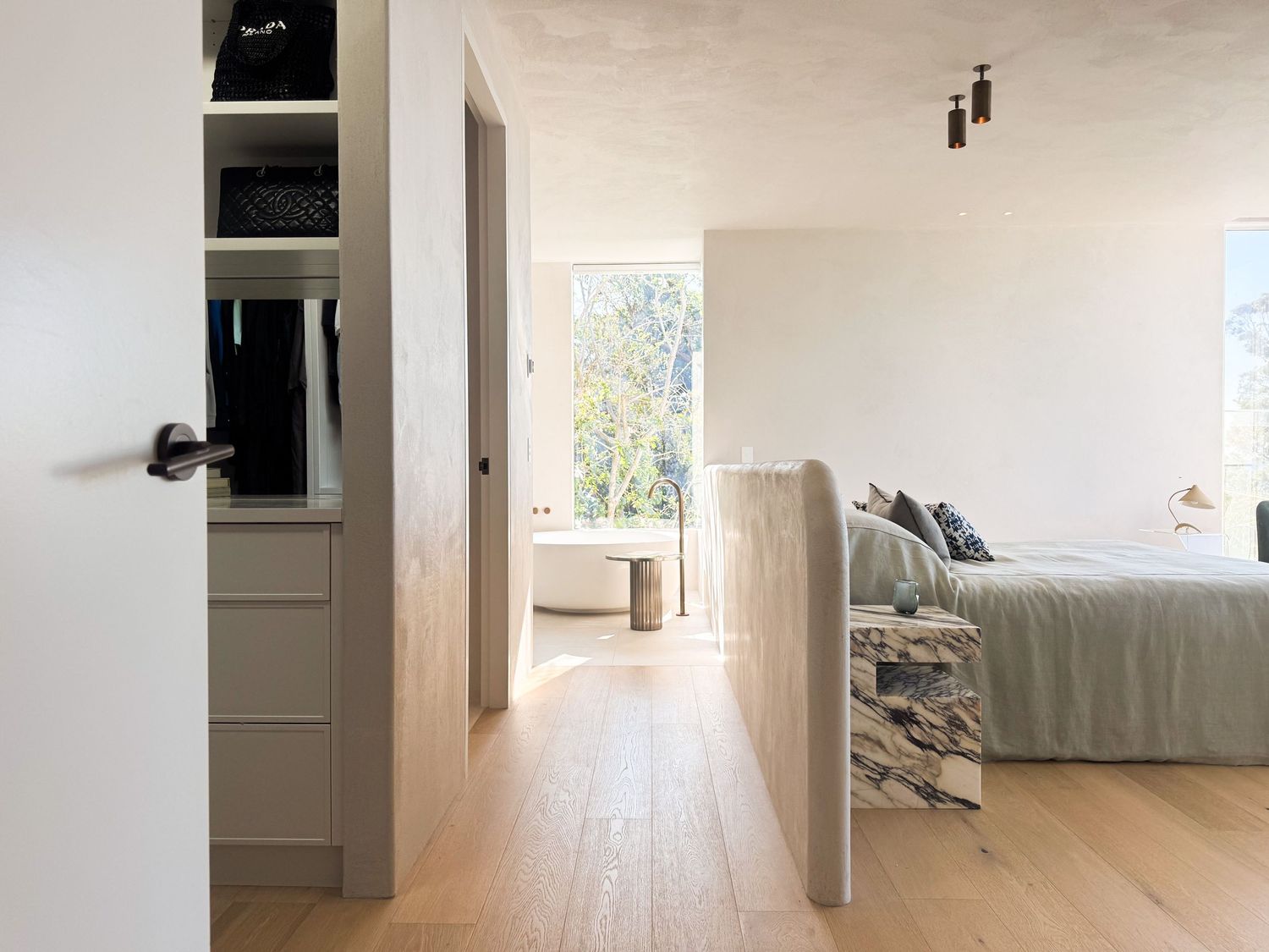 Alaia Palm Beach, large bedrooms overlooking the Barrenjoey lighthouse and ocean.