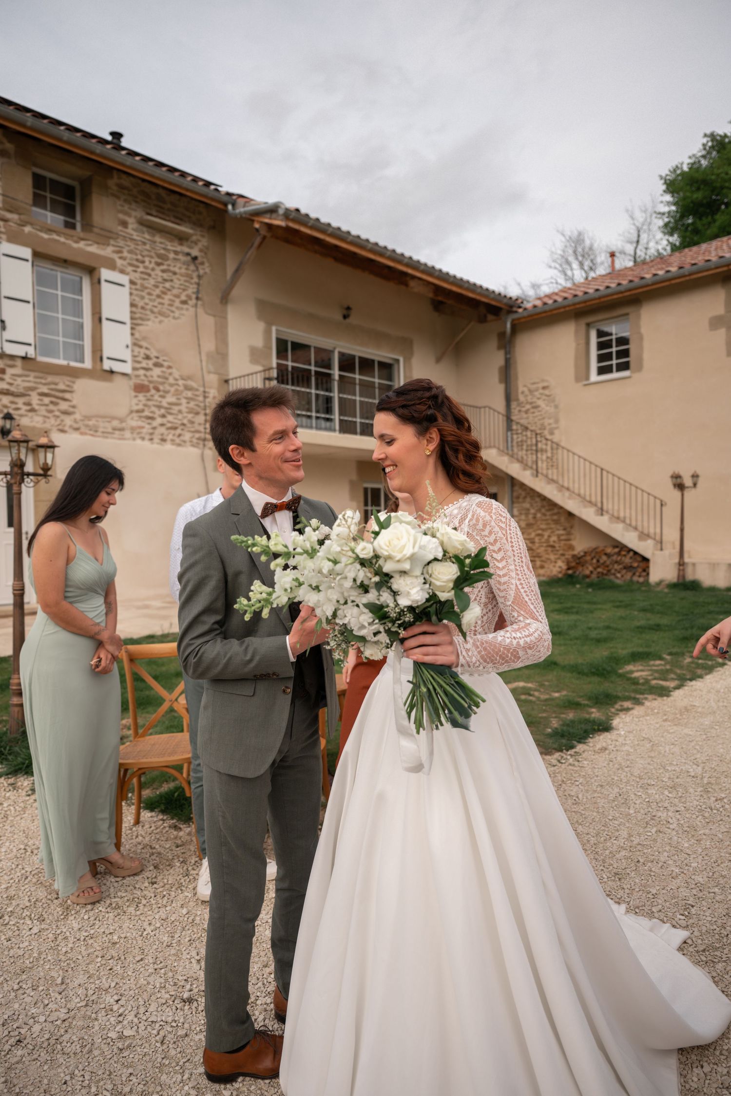 Photographe mariage Belgique, reportage élégant et naturel capturant les émotions authentiques d’un couple amoureux