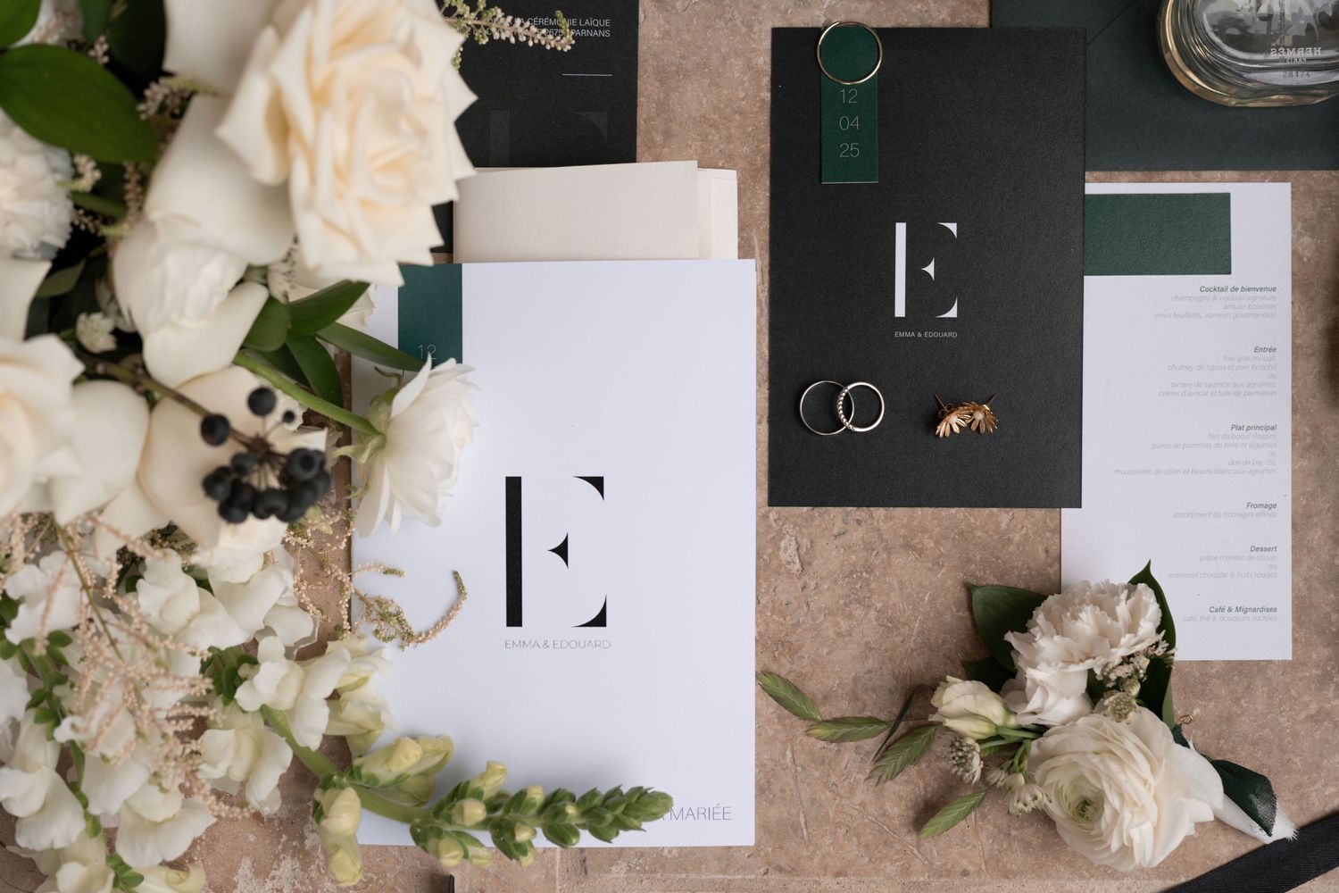 Mariage chic et chaleureux photographié avec discrétion pour préserver chaque émotion