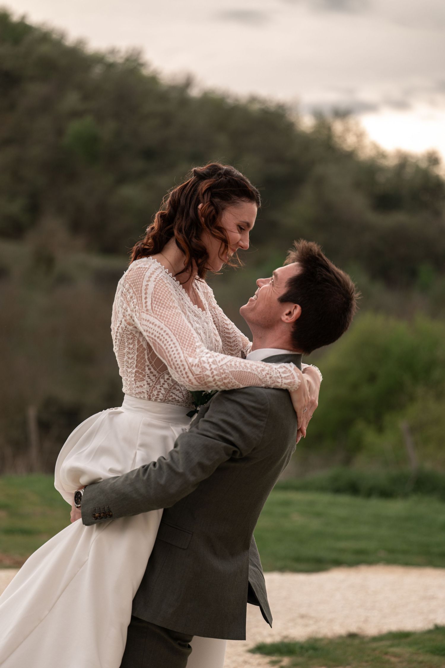 Mariage romantique en Europe capturé avec élégance par une destination wedding photographer belge