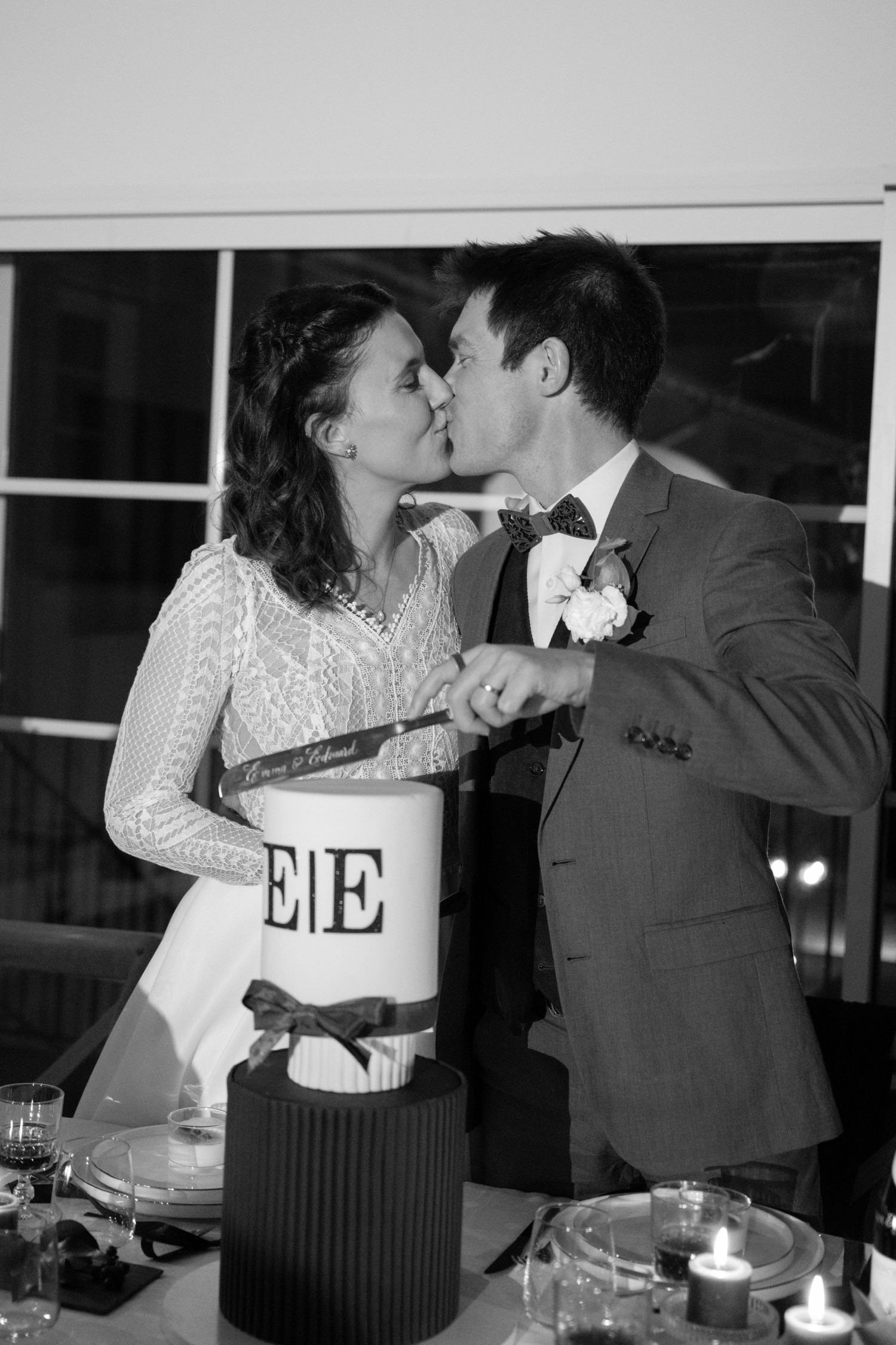 Première danse des mariés capturée dans une ambiance romantique et intemporelle