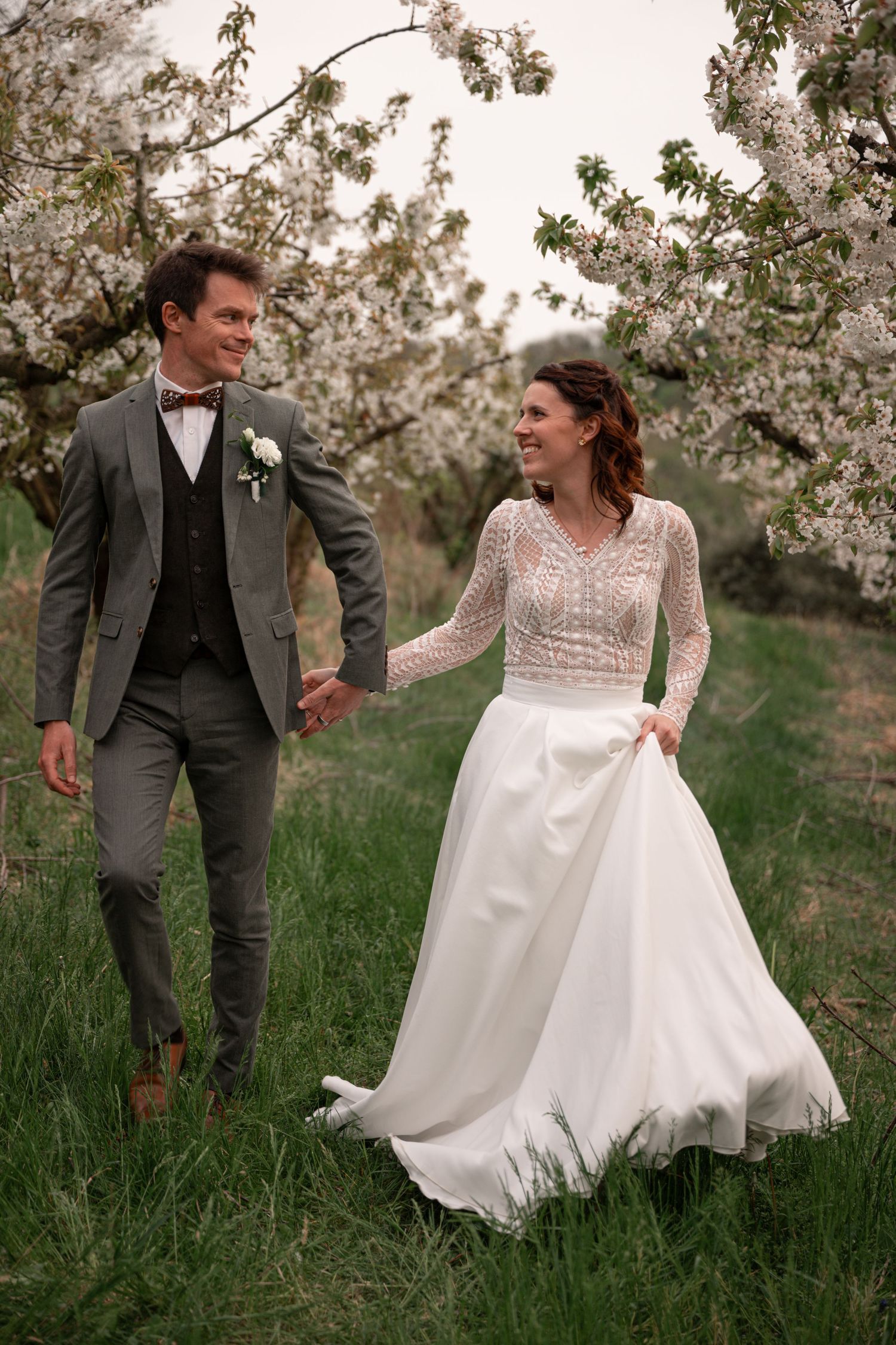Photographe mariage Belgique, reportage élégant et naturel capturant les émotions authentiques d’un couple amoureux