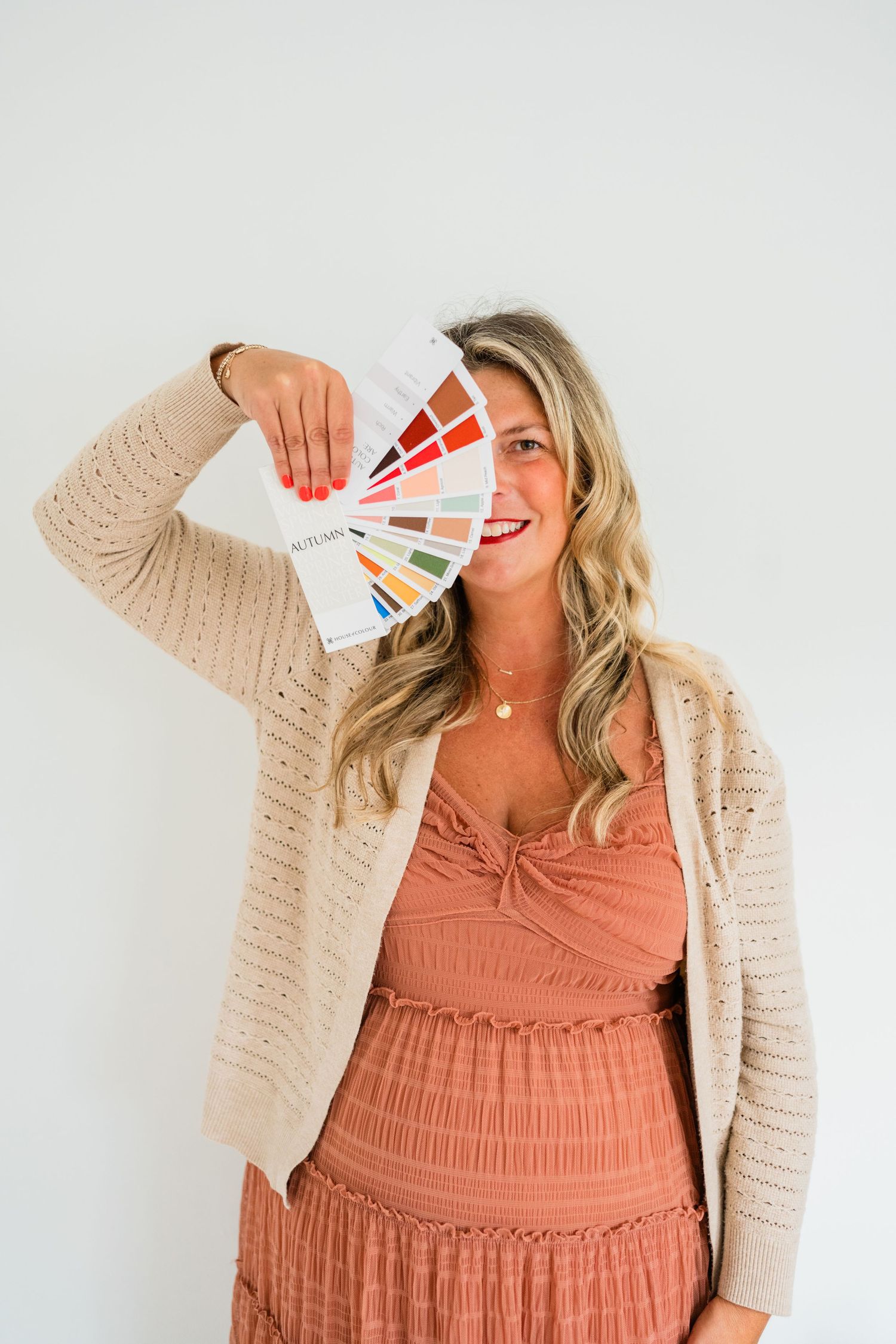 Style consultation featuring color swatches and seasonal fashion choices.