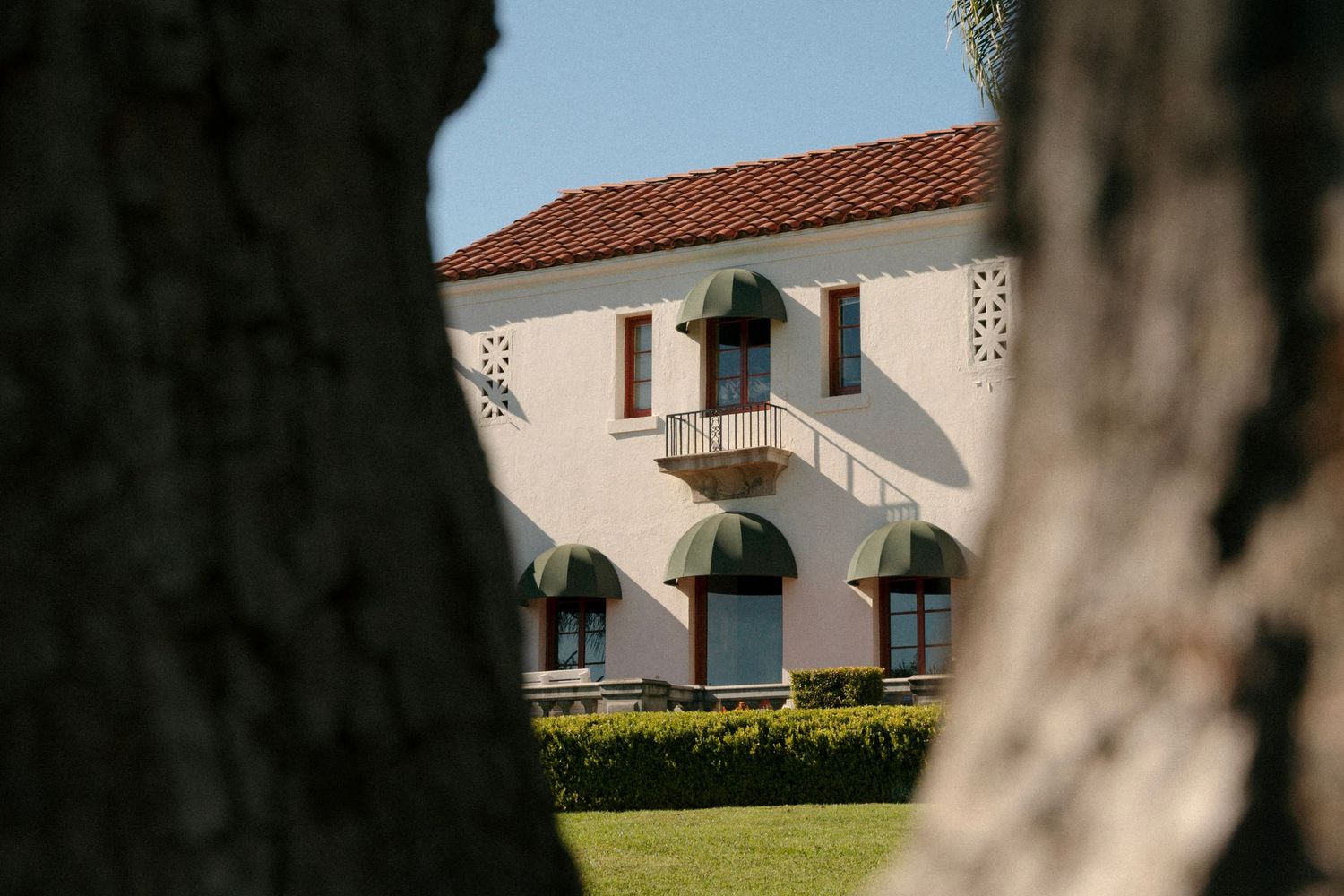 Orange County, CA Engagement Session at the Muckenthaler Mansion, Fullerton