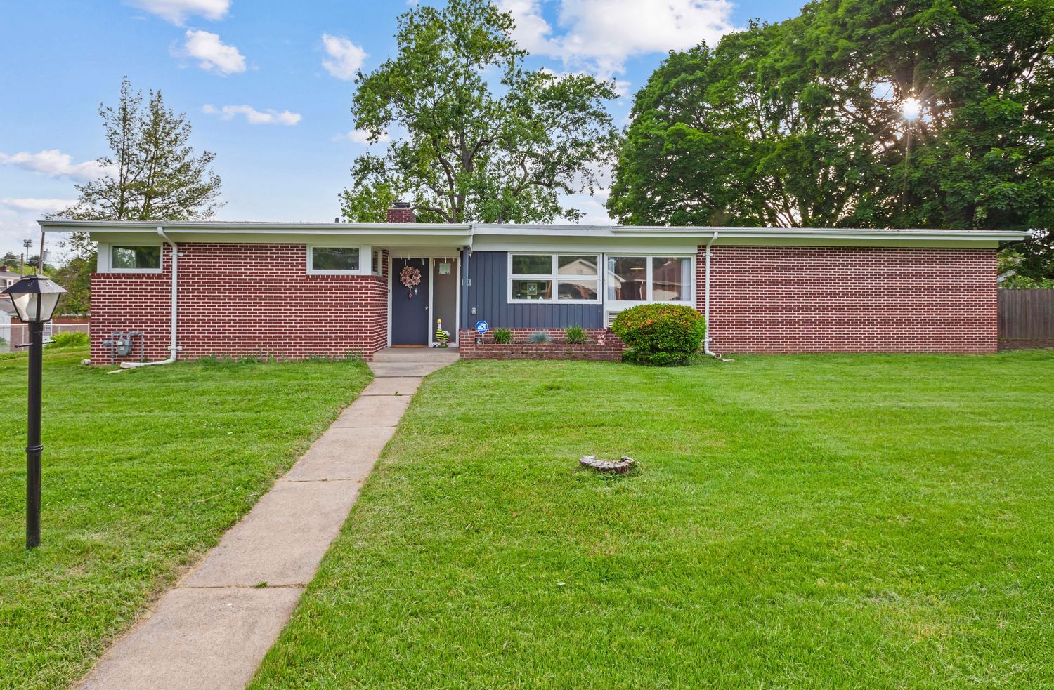 Beautiful spacious ranch home in the Lehigh Valley by vCOLUMNA Photography.