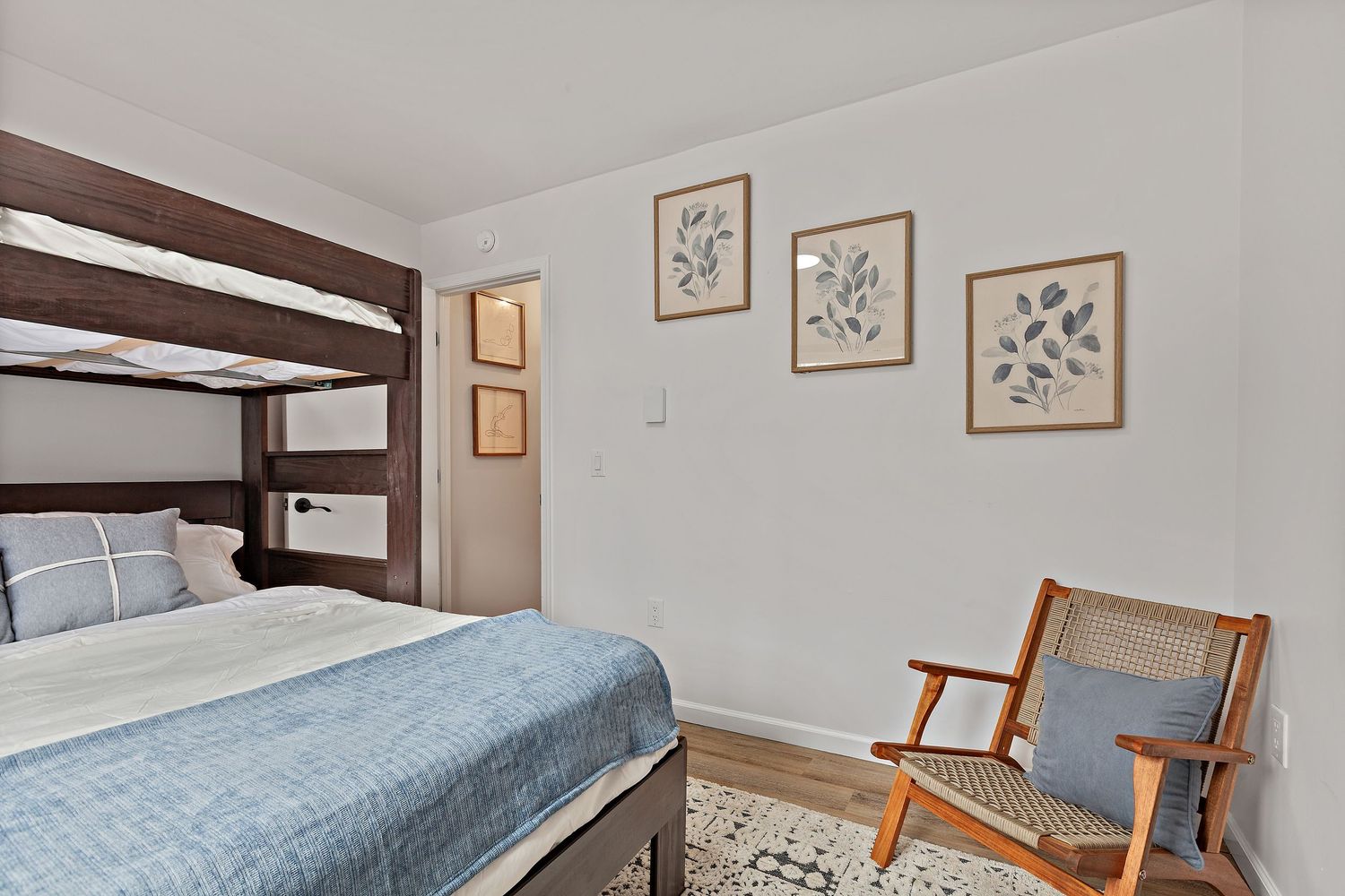 Bedroom - vCOLUMNA PHOTOGRAPHY (Real Estate & Profesional Headshots) Poconos Short Term Rental