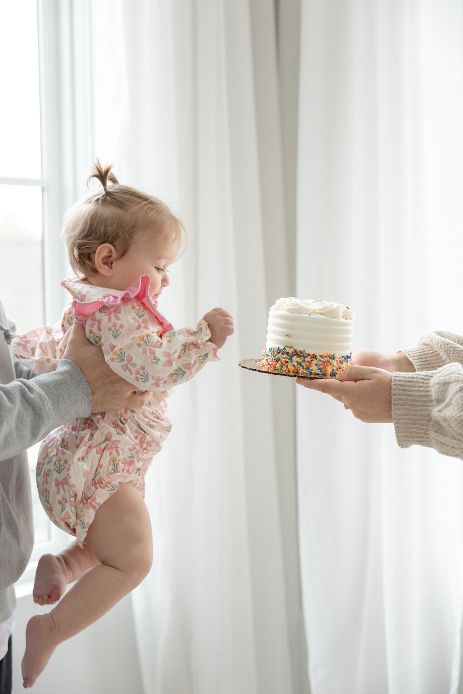 Kiah Studios, Woodstock GA Photographer, Cake Smash Photo Inspo, Milestone Photoshoot, Family Photographer, True Color Photography, Spring