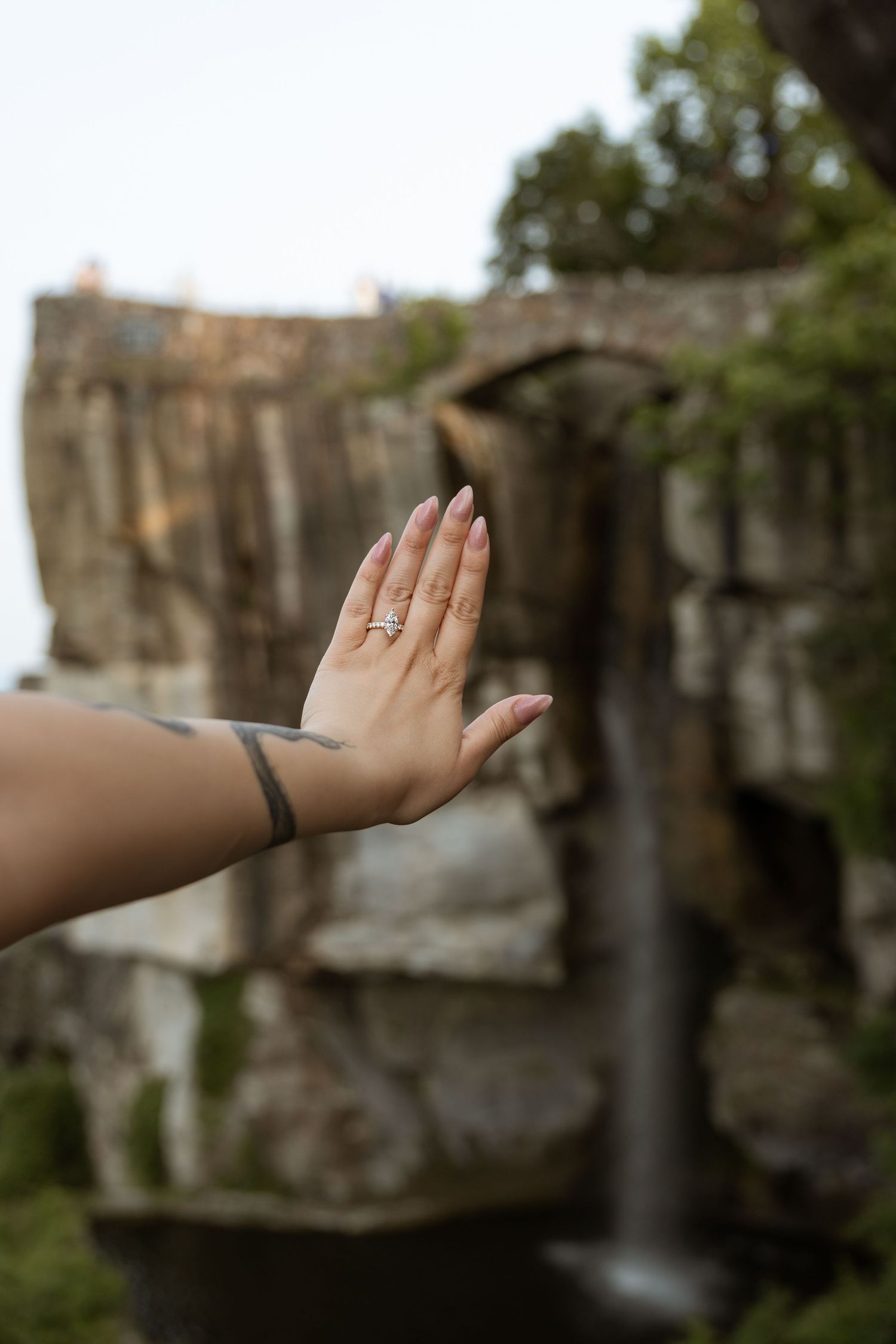 Engagement ring moment at Rock City proposal on Lookout Mountain