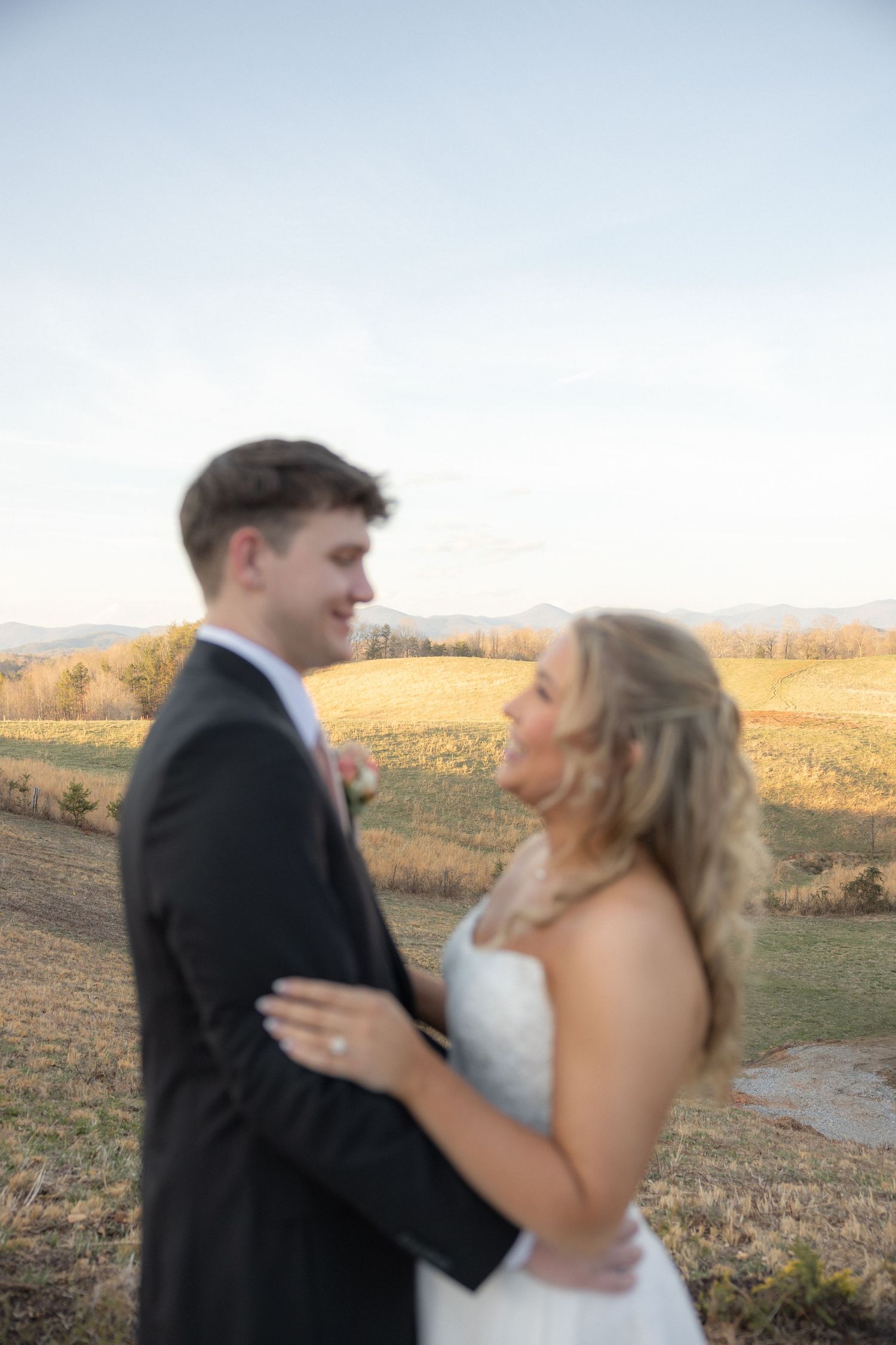 Vezalay Mountain Wedding Venue, GA Elopement,  Wedding Tips, Atlanta Photographer, Spring Wedding Inspo, Dahlonega, GA Wedding Photographer