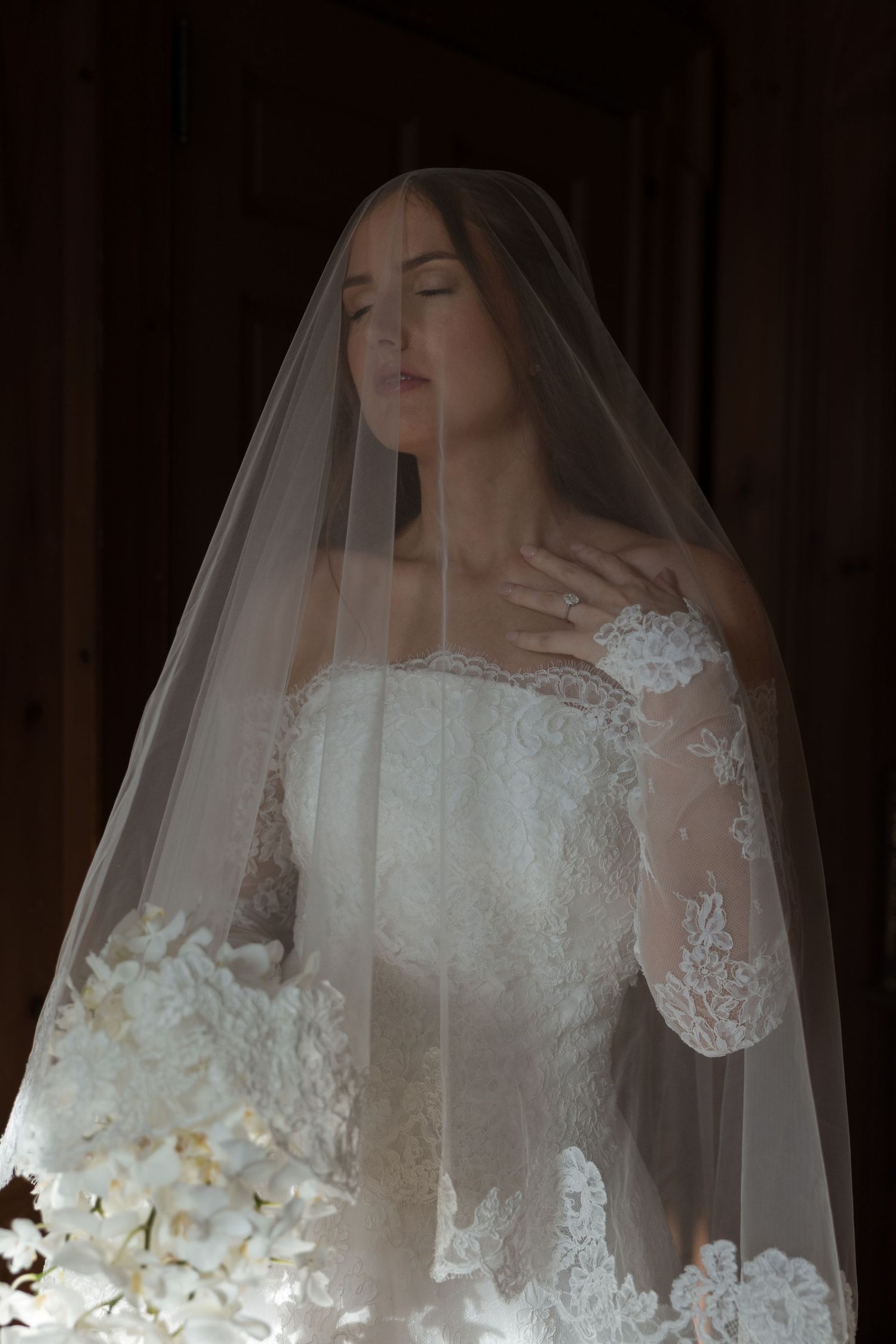 Bridal Photo Inspo, Charleston Bridal Photos, GA Wedding Photographer, True Color Photographer, Wedding Photo Inspo, Waterfall Veil, Lace