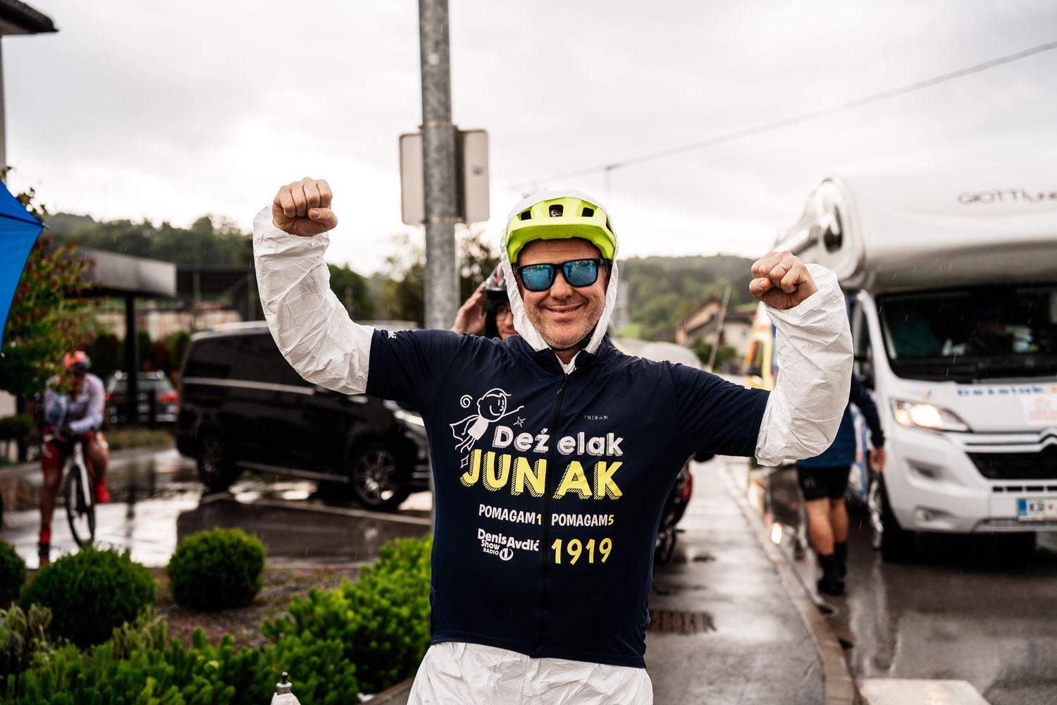 Veselje Miha Deželaka pri zbiranju sredstev za letovanje otrok