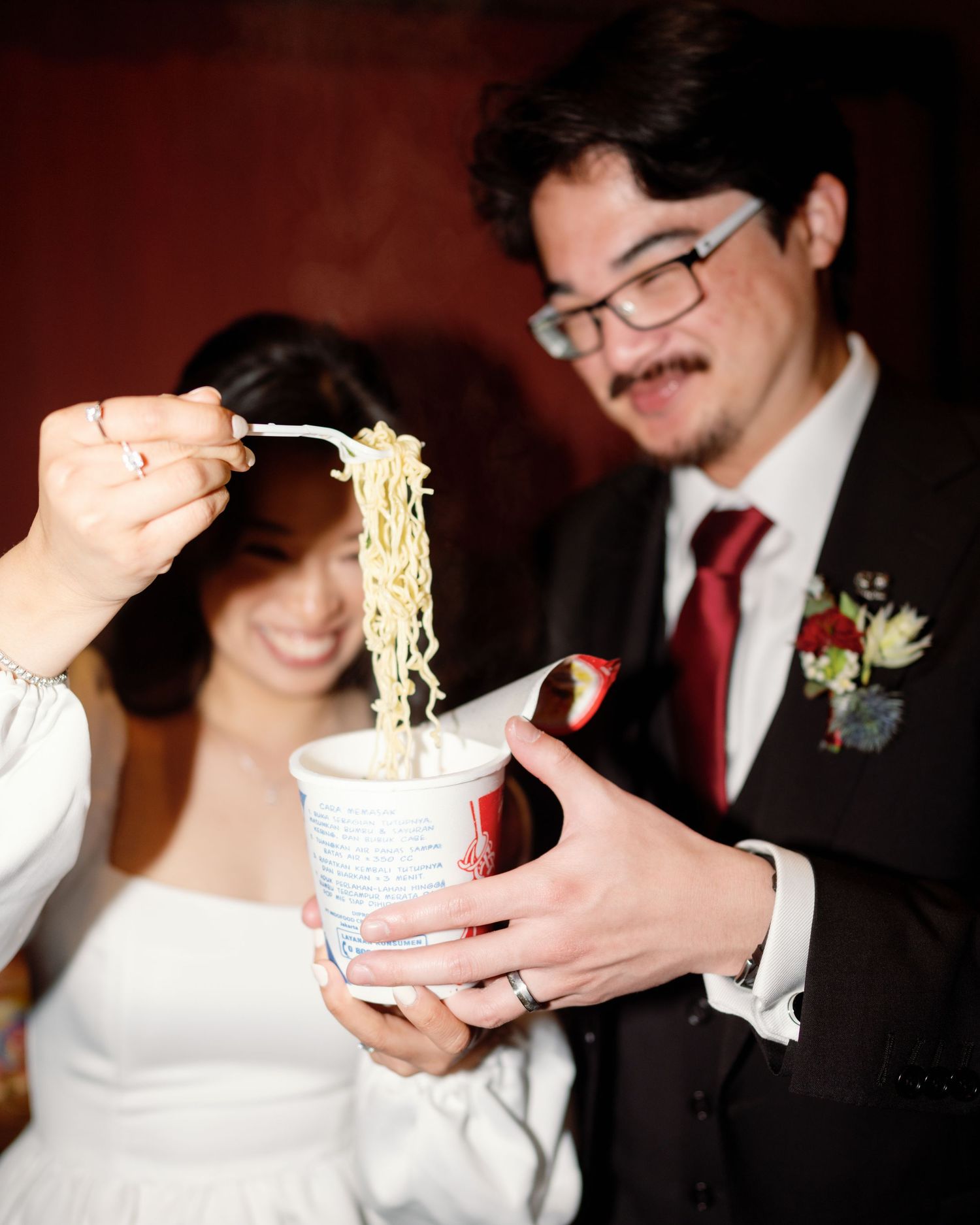 Series of photos showing guests eating ramen noodles at a wedding reception.