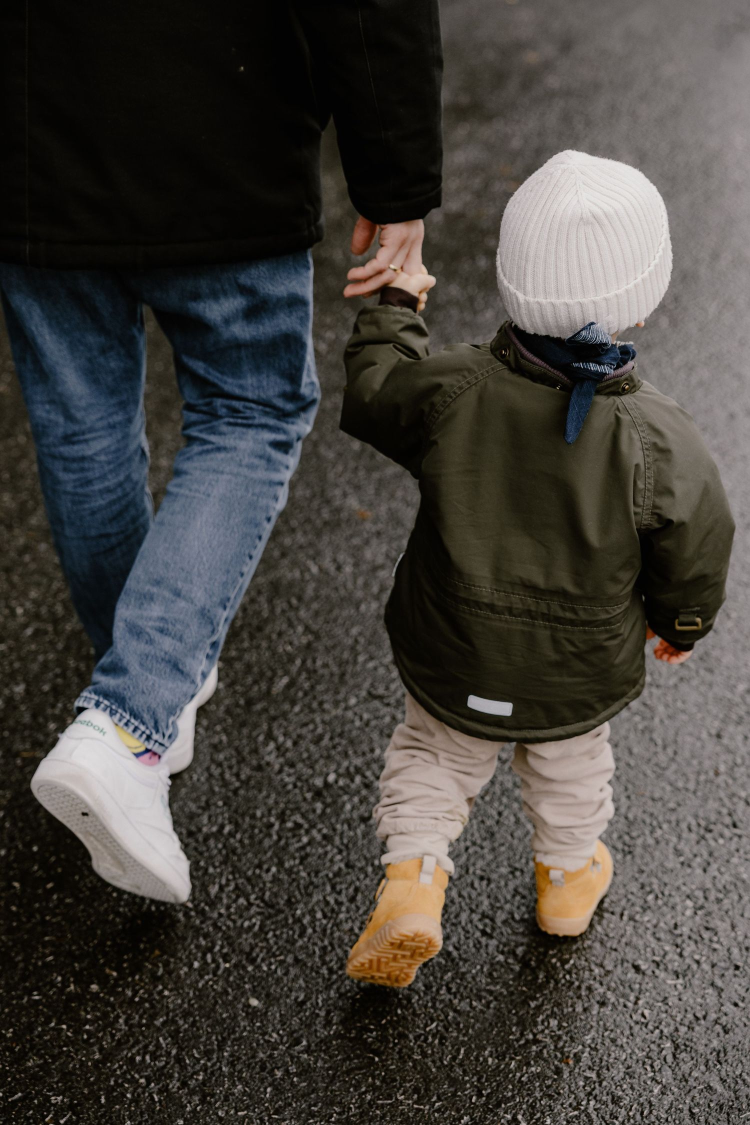 Vater und Sohn, Father and Son, Hand in Hand, Familienfotografie, Familienbilder,