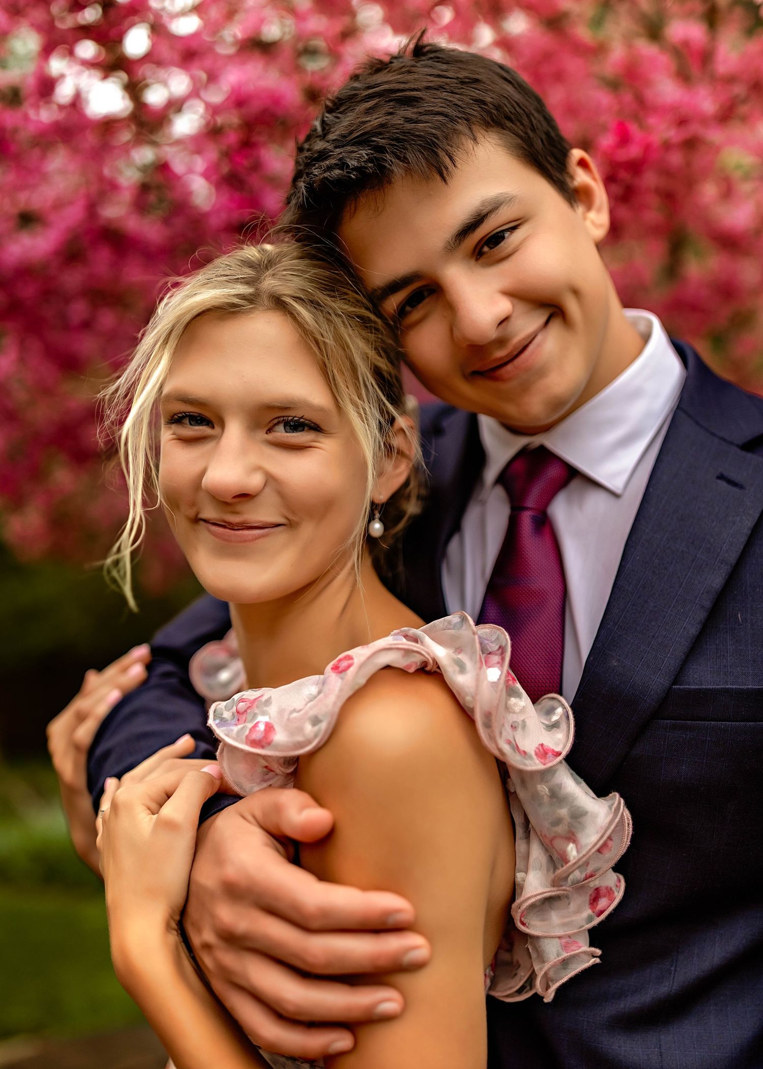Clinton ny engagement photos. Couple photos with floral background in the spring.