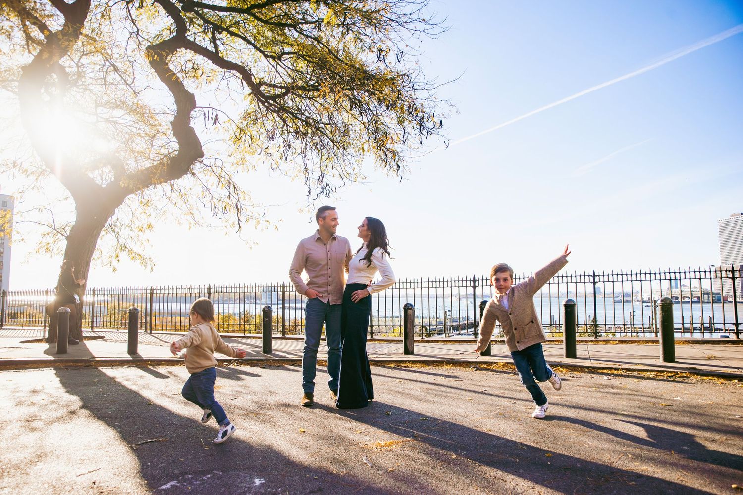 Brooklyn family photographer. Brooklyn Promenade family photography session. NYC family photographer. DUMBO family photographer.