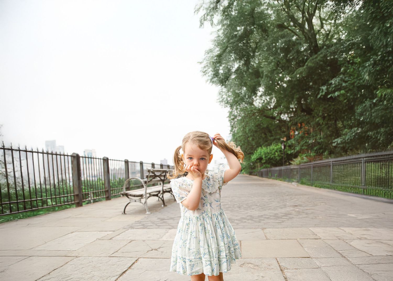 Brooklyn Family Photographer. Dumbo Brooklyn Family Photographer. NYC Family Photographer.