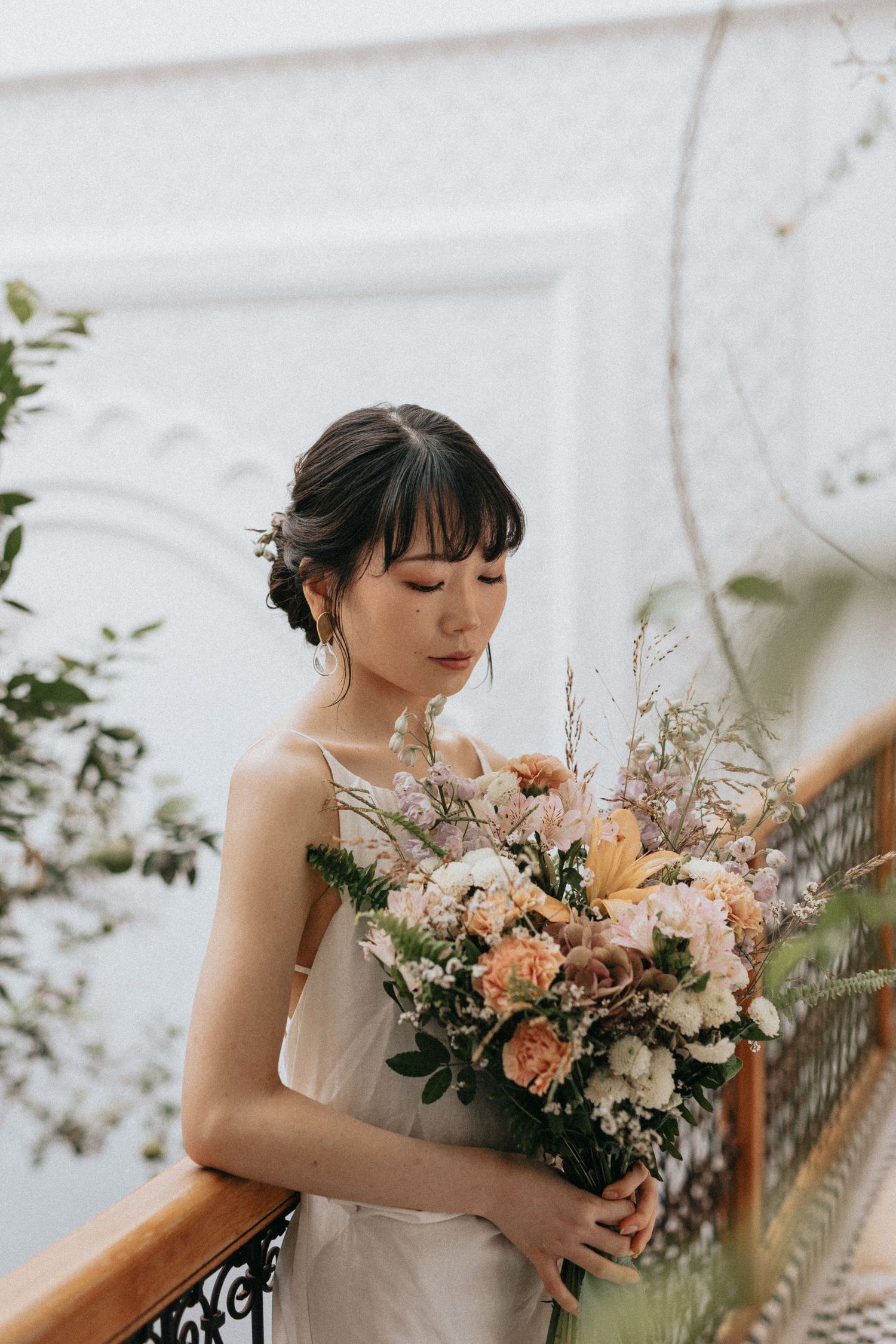 Close-up of bridal bouquet with Moroccan color palette