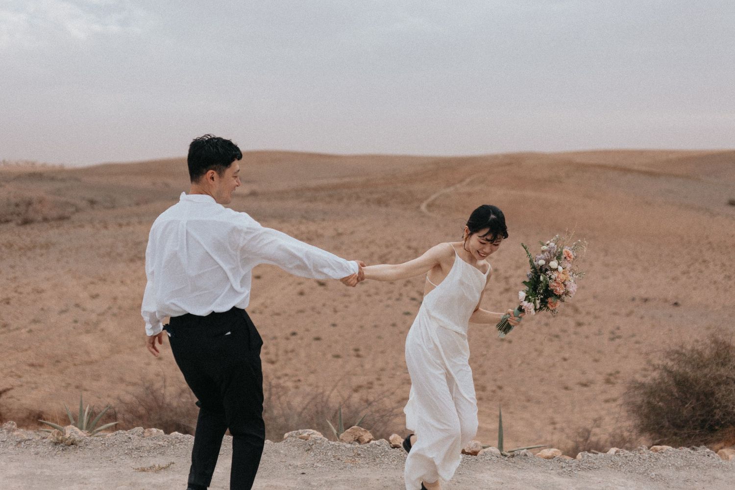 couple photoshoot in agafay desert