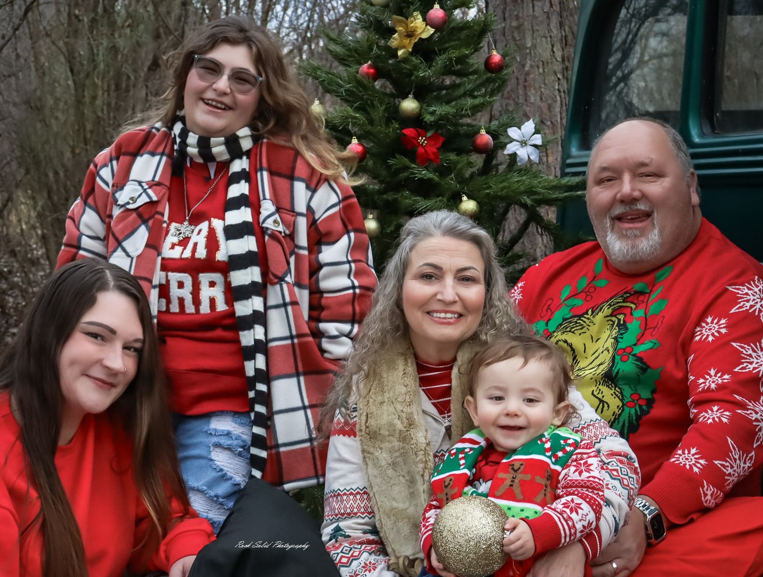 Family Christmas Mini Session 2023 Edenville, Michigan