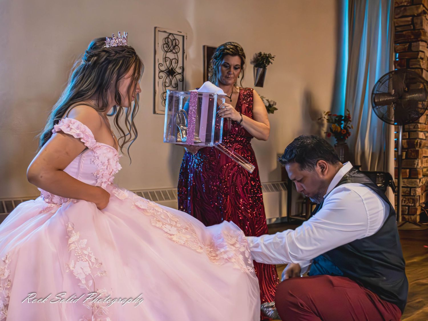 .Capturing your beautiful traditions in stunning Quincean`era portraits, live party photography, and emotional family moments in Coleman, Mi