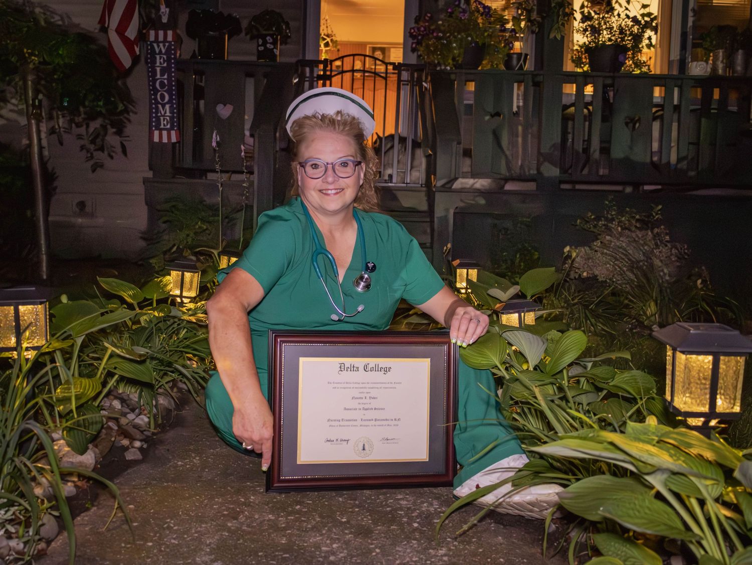Specializing in nursing graduation session in Bay City, Mi
