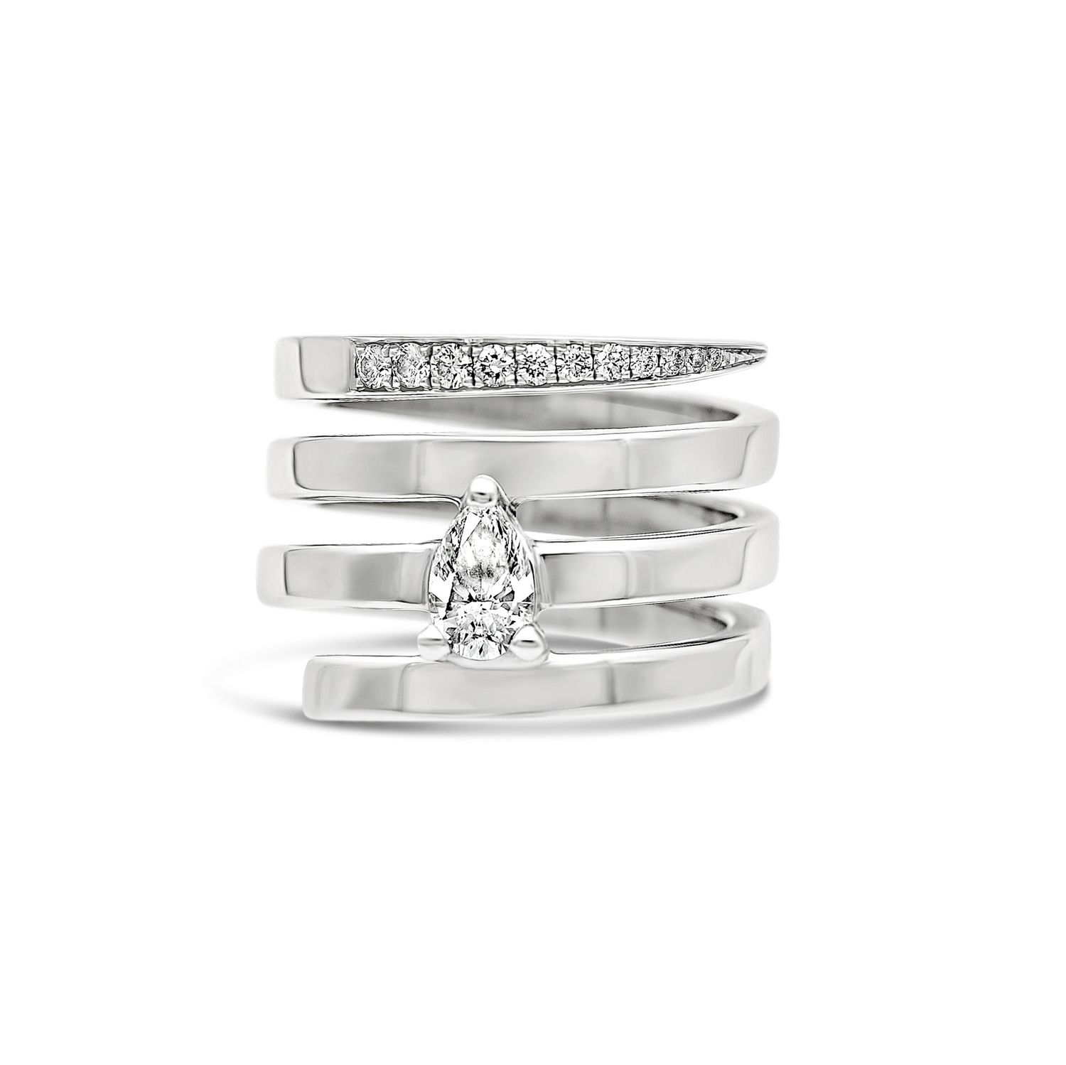 Bague Maé par Asherali Paris :  Ce design moderne  est idéal comme bague d’engagement ou pièce d’exception.