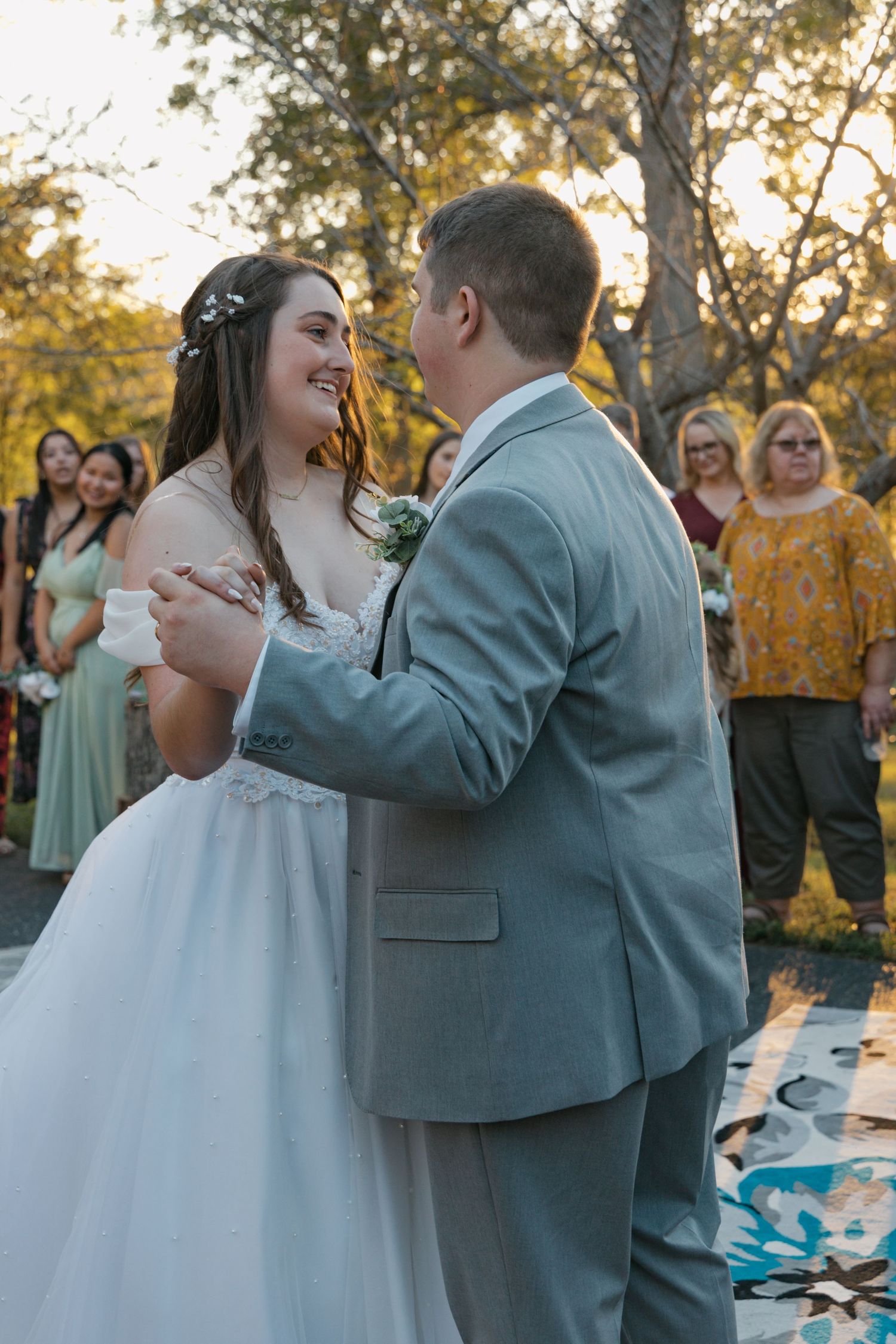 Kentucky wedding photography with candid couple moments