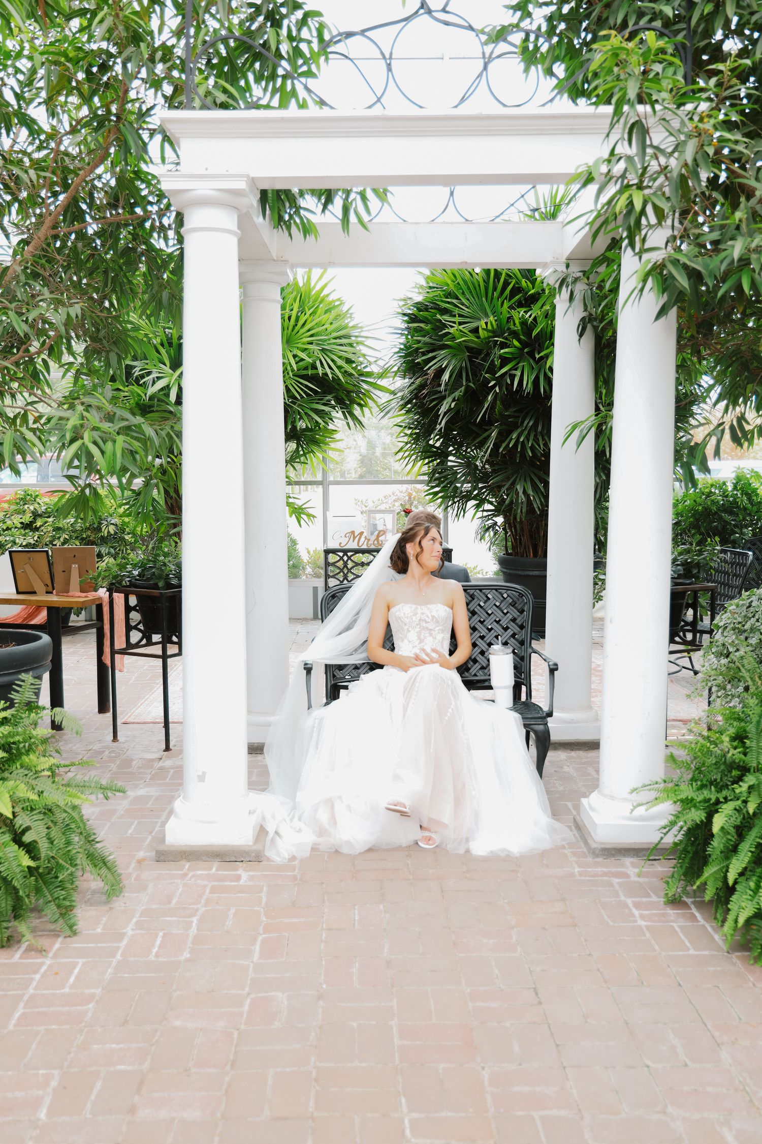 Kentucky wedding photography with candid couple moments