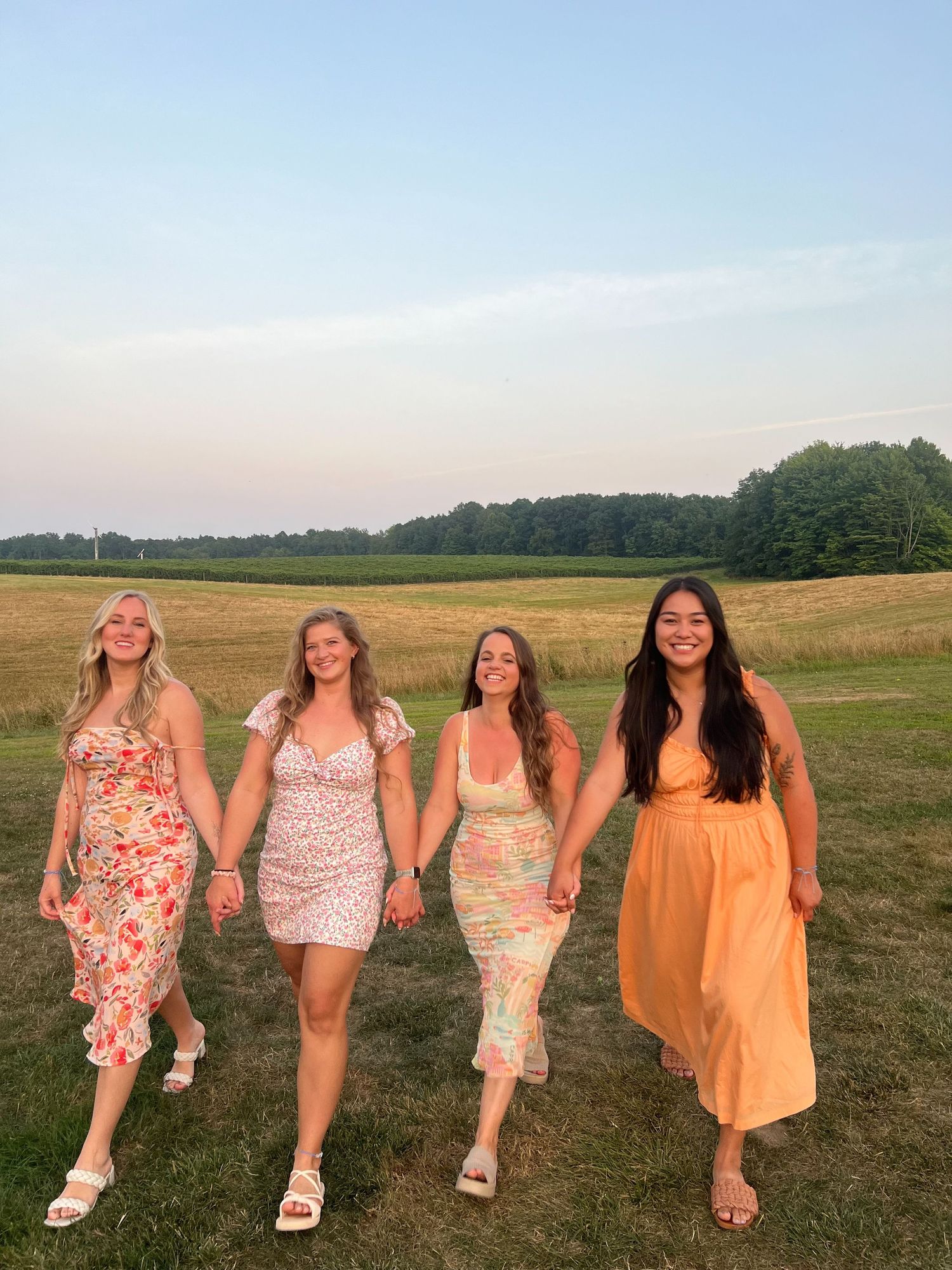Q Kokko is a wedding photographer for intimate, fun + carefree couples in the Columbus, Ohio area + beyond.