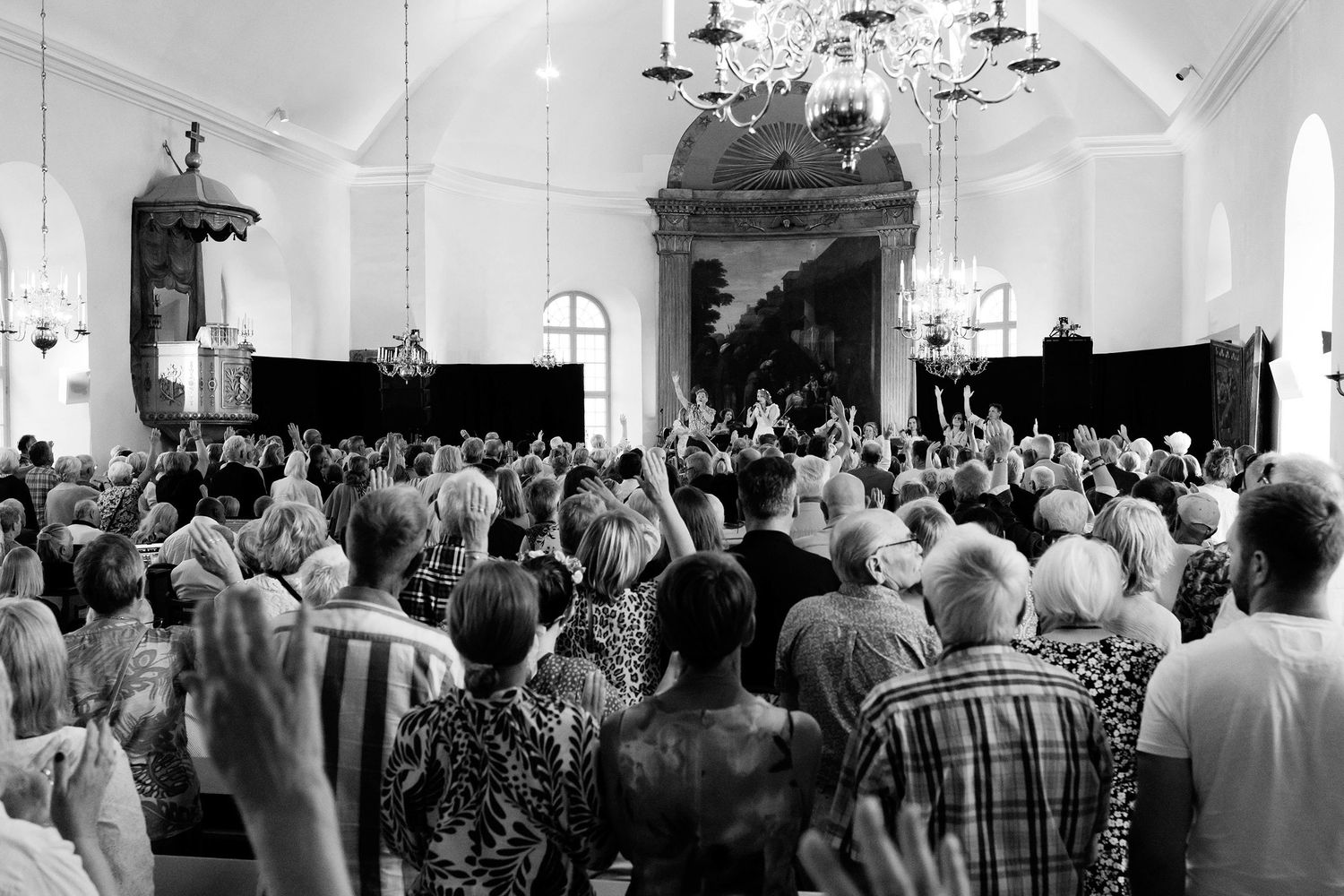 Sommarkonsert med Peter Johansson och Matilda Grün 2025. Kusiner och familj. Fotograf Rebecca Nordin.