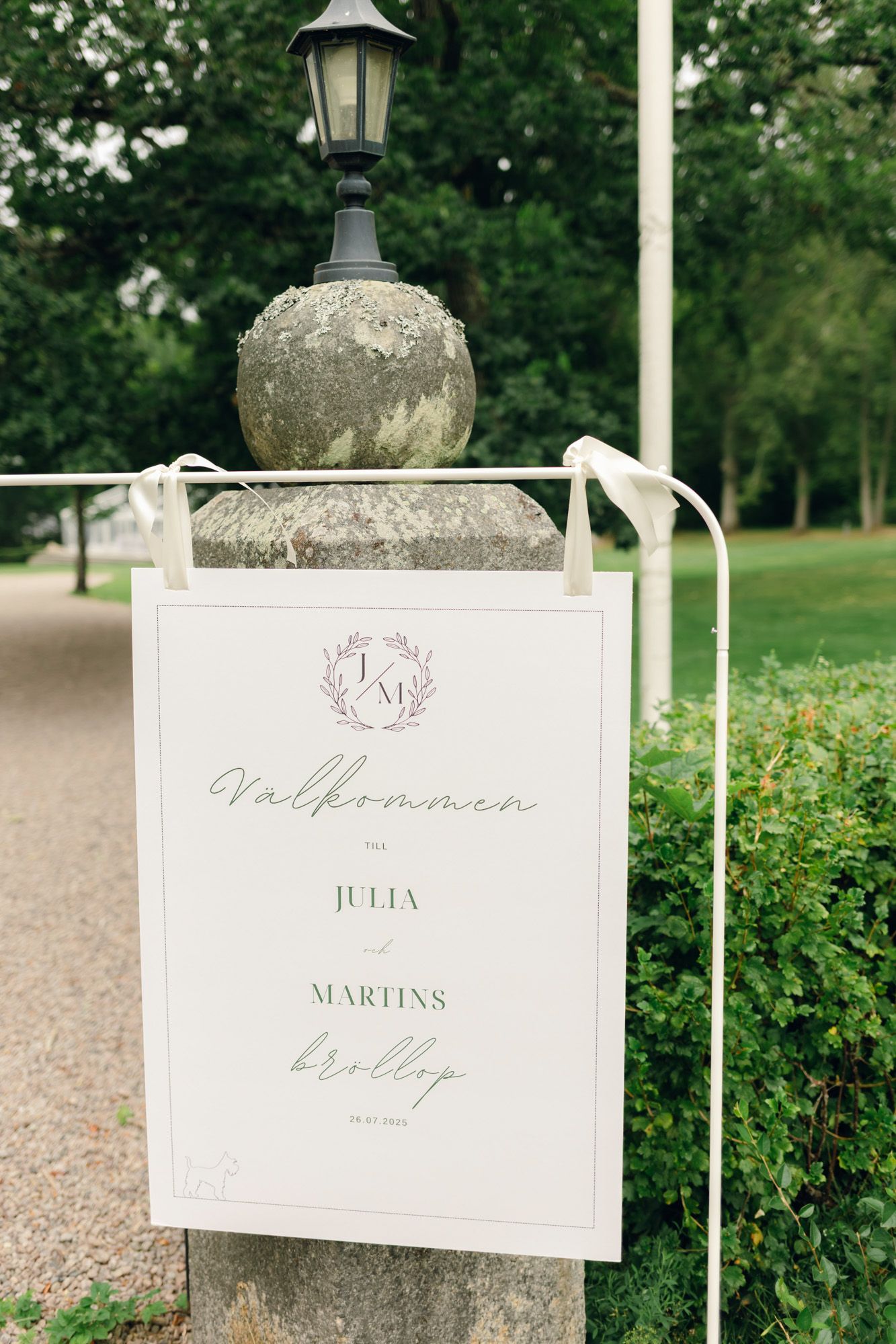 Bröllop på Presteruds herrgård i Kristinehamn. Bröllopsfotograf Rebecca Nordin i Karlstad. miljöbilder.