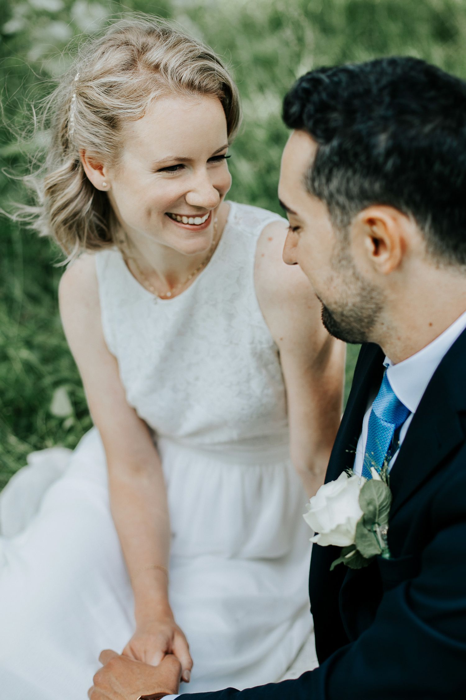 Bröllop Lydia och Foad på Elite Stadshotellet i Karlstad. Fotograf Rebecca Nordin. Bröllopsfotografering på Färjestad, Karlstad.