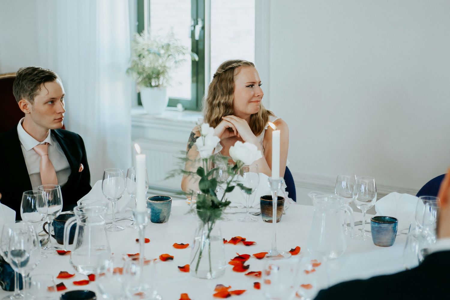Bröllop Lydia och Foad på Elite Stadshotellet i Karlstad. Fotograf Rebecca Nordin. Bröllopsfotografering på Färjestad, Karlstad.