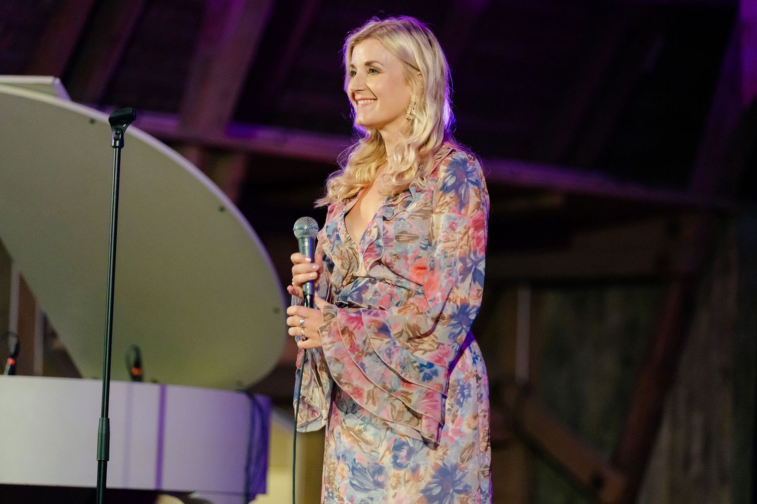 Emmi Christenssons konsert på Borgviks Gård tillsammans med  Jonatan Bengtsson. Fotograf Rebecca Nordin.