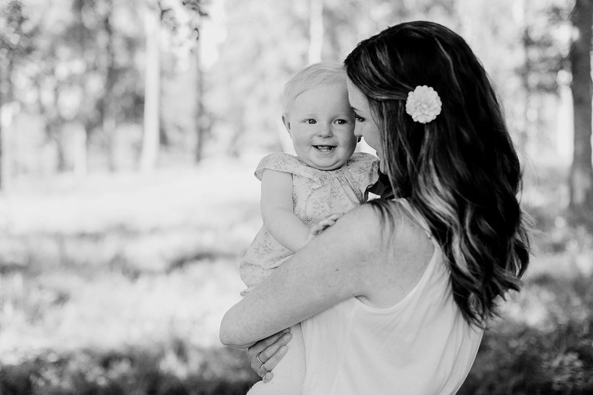 Barn- och familjefotografering på Hammarö utanför Karlstad. Fotograf i Karlstad Rebecca Nordin.