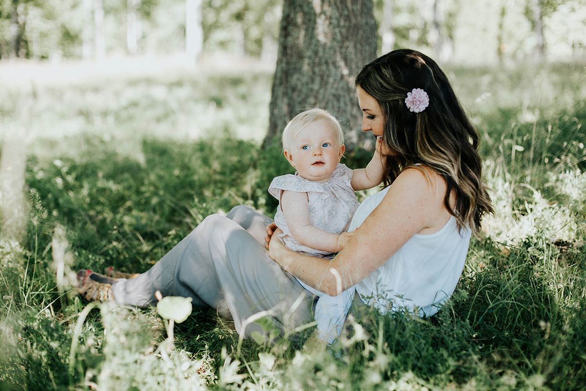 Barn- och familjefotografering på Hammarö utanför Karlstad. Fotograf i Karlstad Rebecca Nordin.